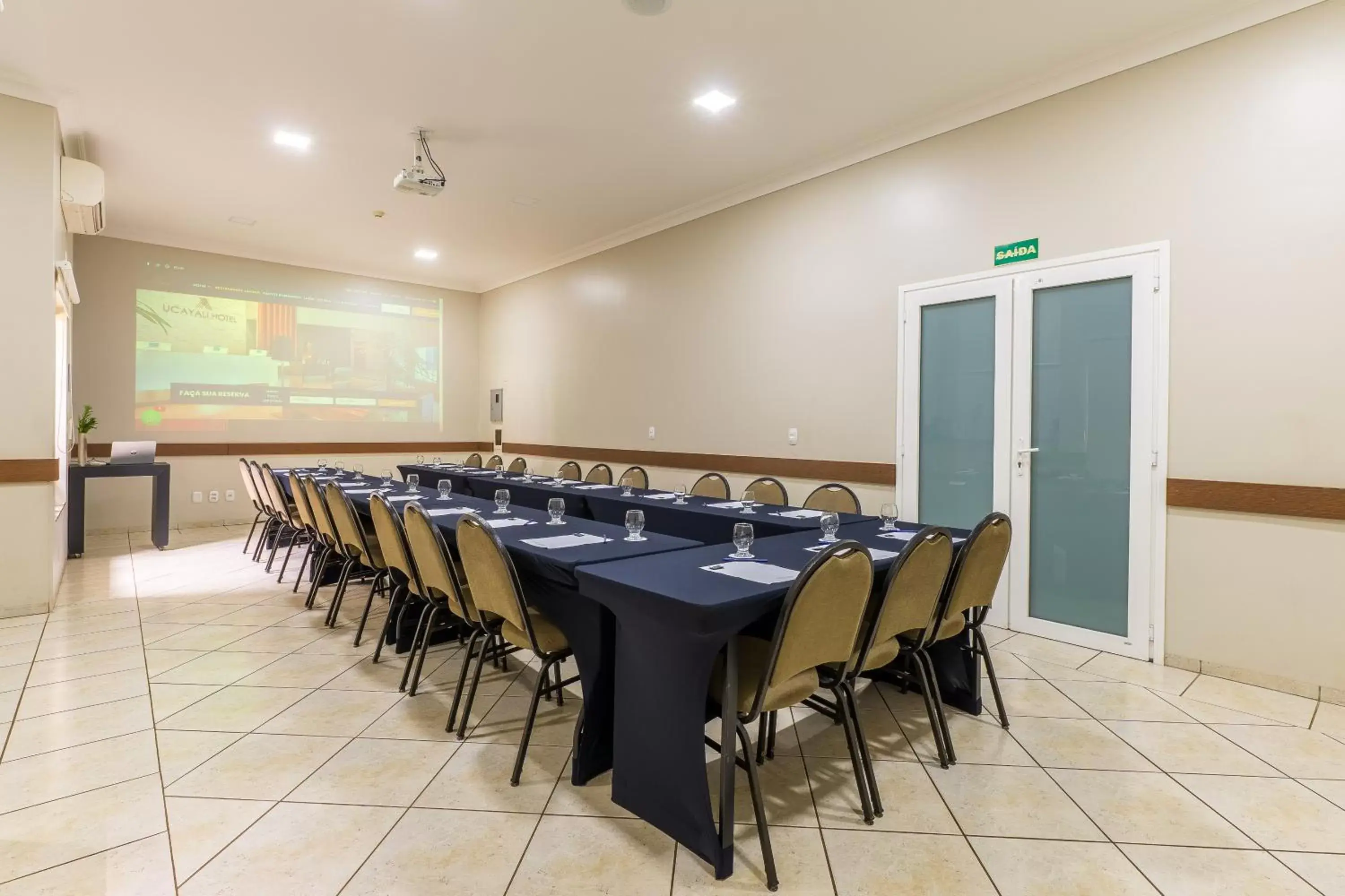 Meeting/conference room in Ucayali Hotel