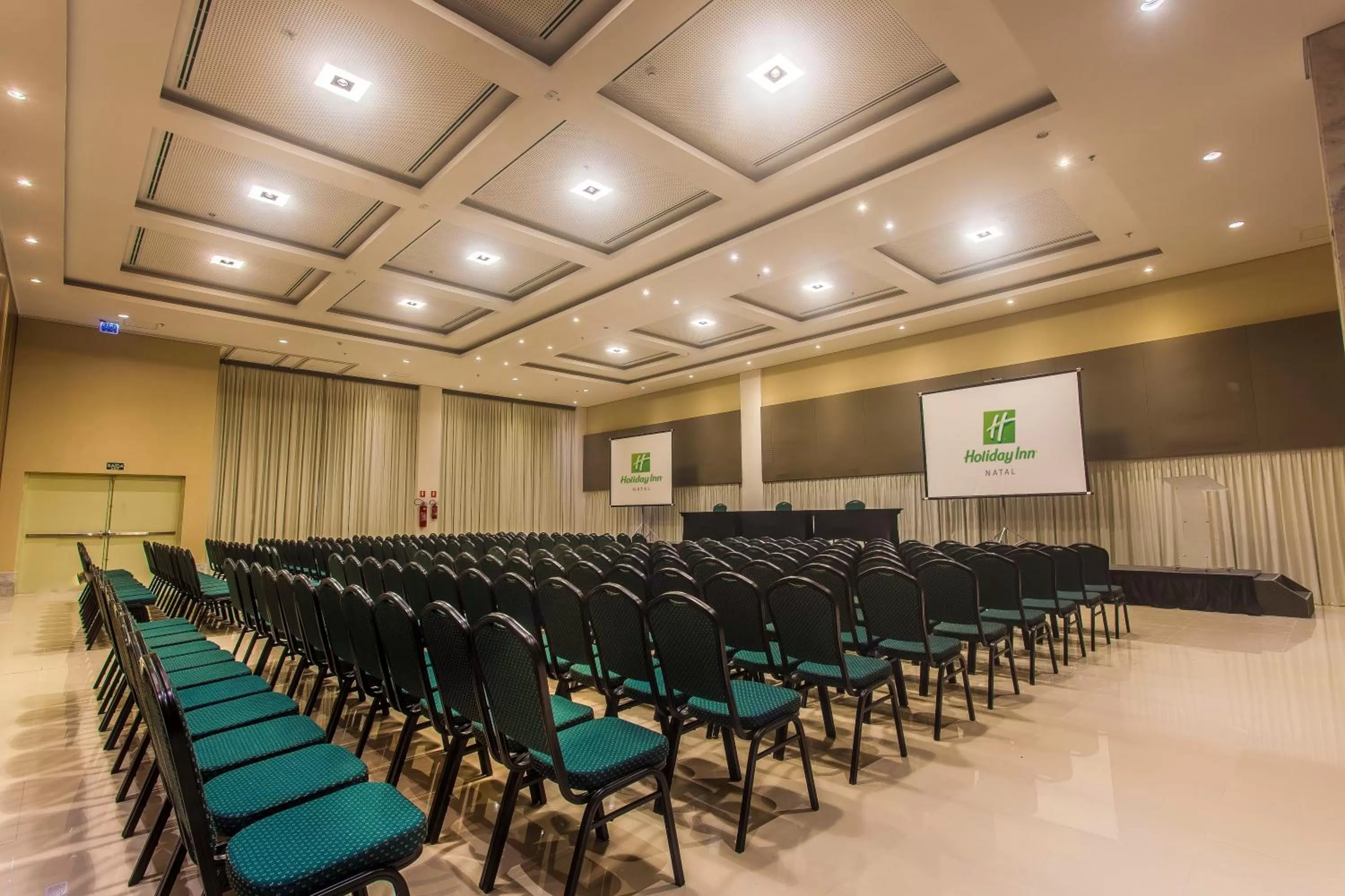 Meeting/conference room in Holiday Inn Natal, an IHG Hotel