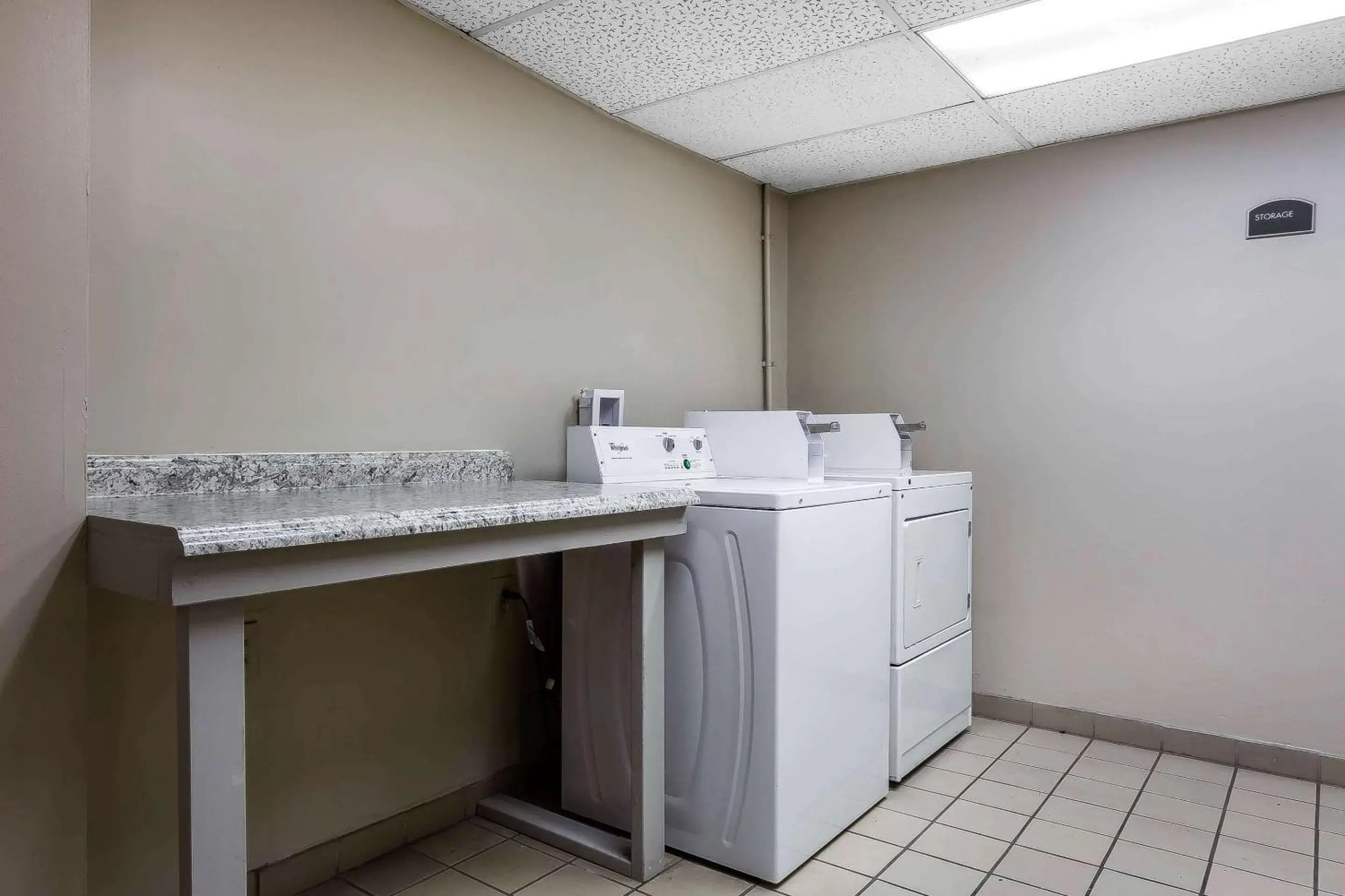 On site, Kitchen/Kitchenette in Quality Inn & Suites Mooresville-Lake Norman