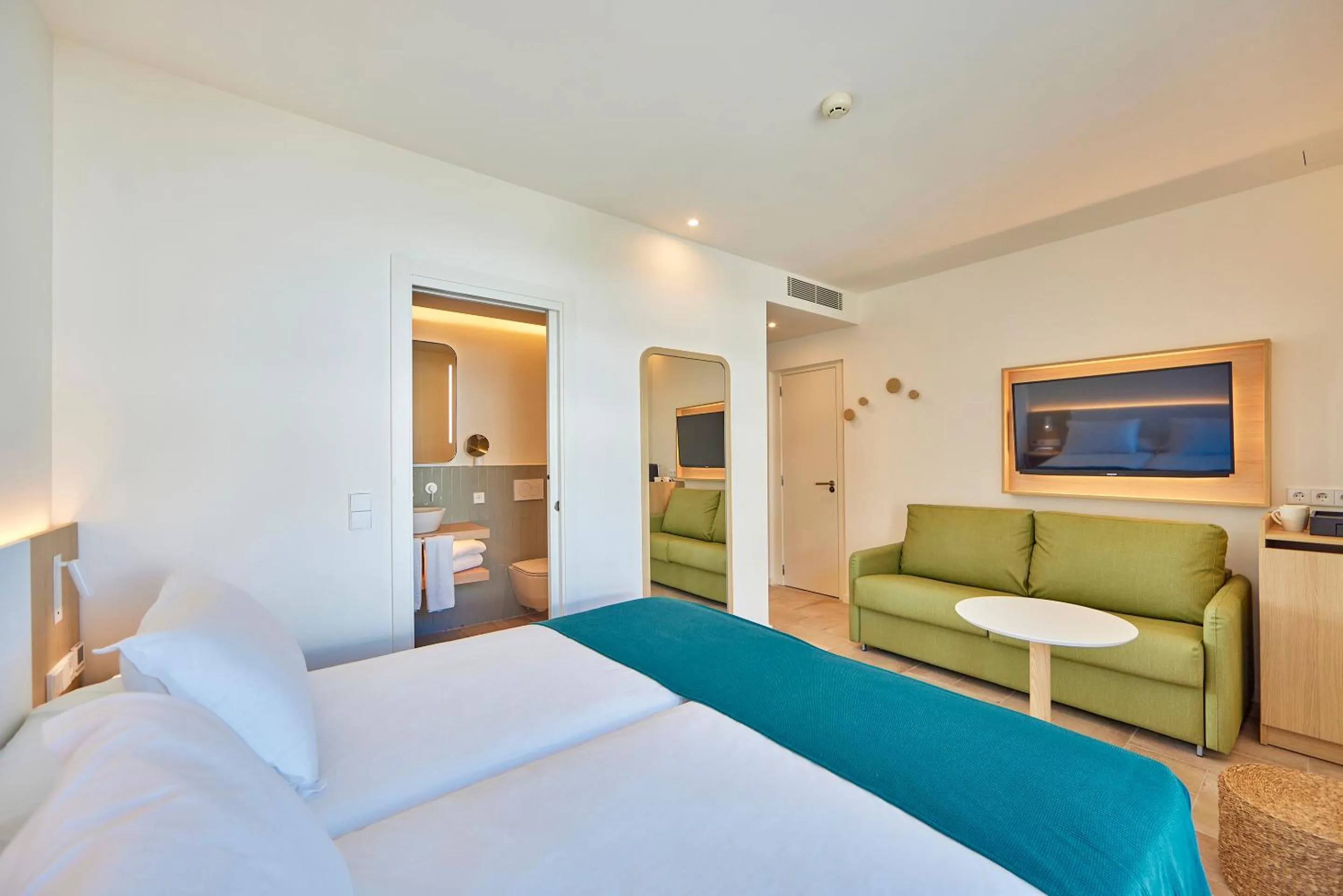 TV and multimedia, Bed in Universal Hotel Aquamarin