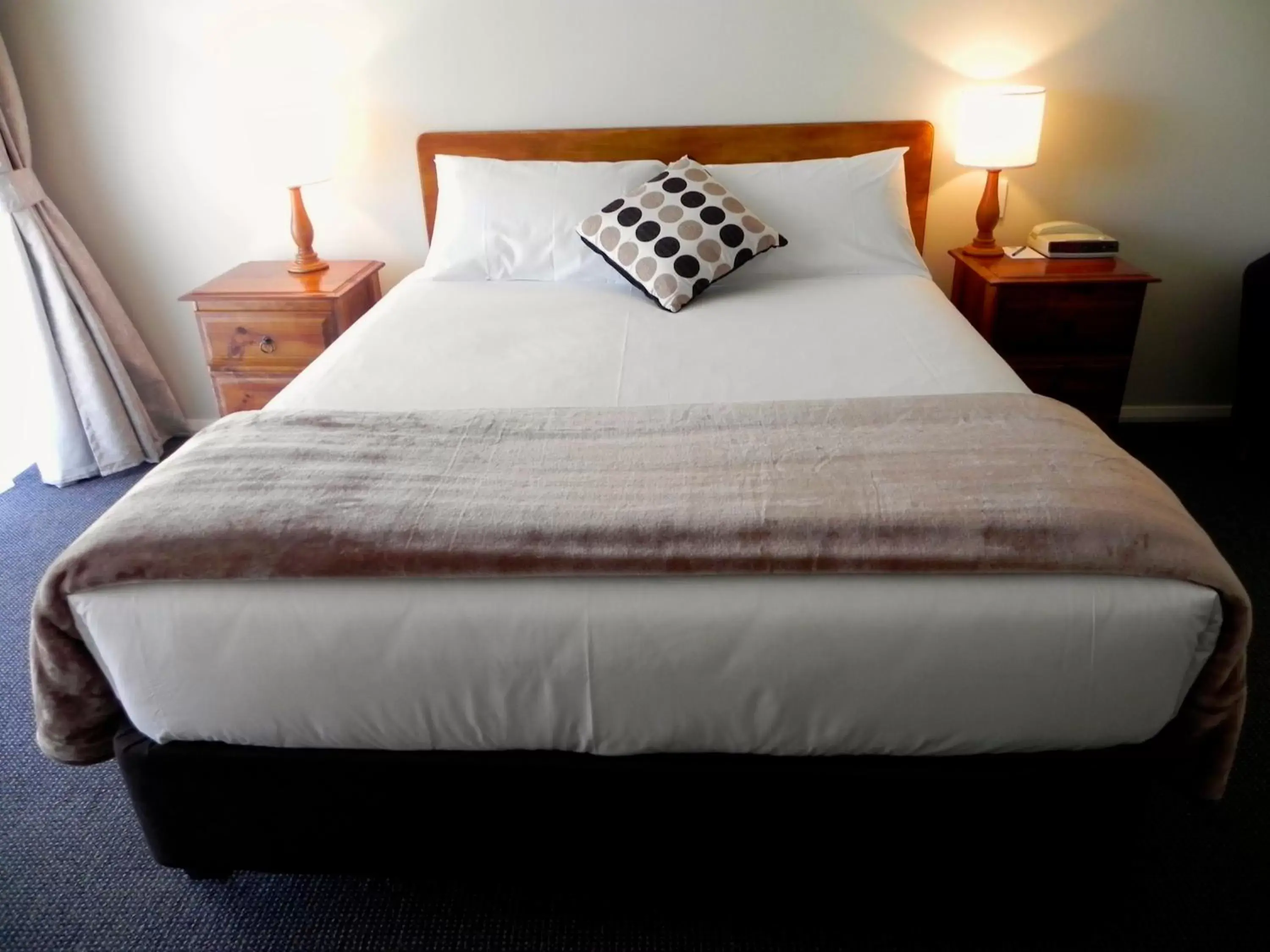 Bedroom, Bed in Moore Park Inn