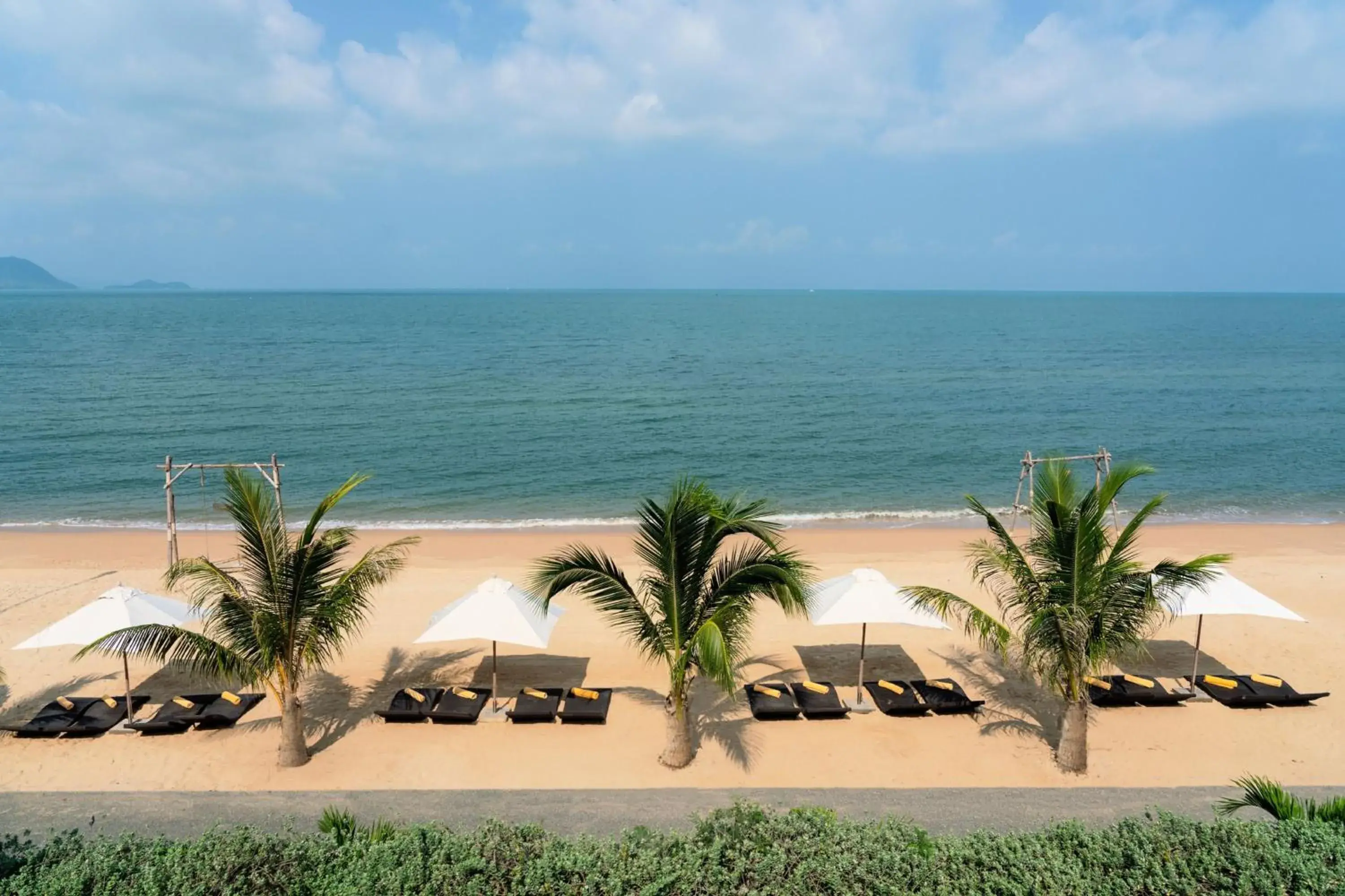 Beach in Renaissance Pattaya Resort & Spa