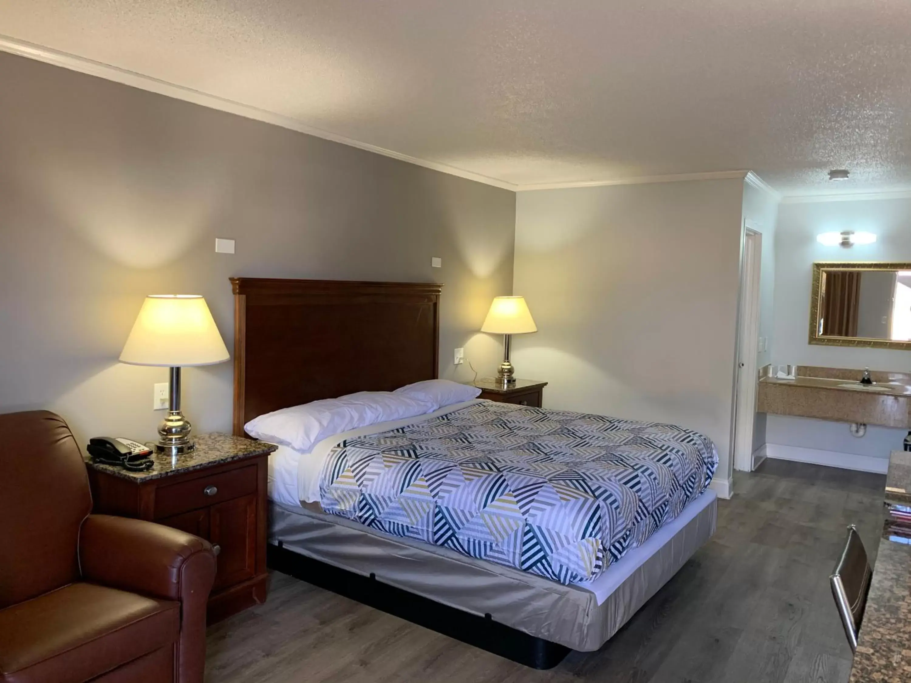 Bed in Motel 6 Newport News, VA – Fort Eustis