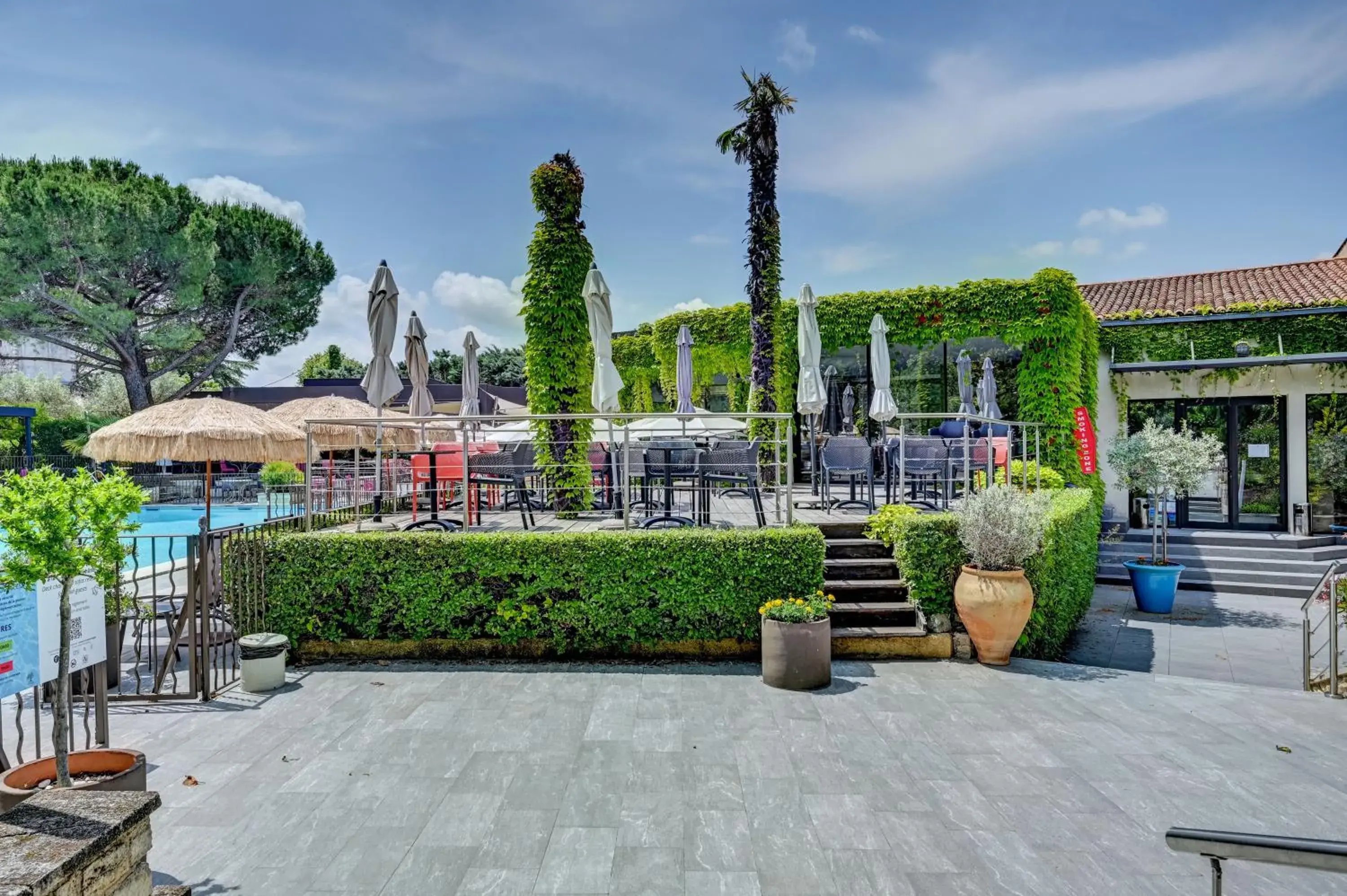 Patio in Best Western Sevan Parc Hotel