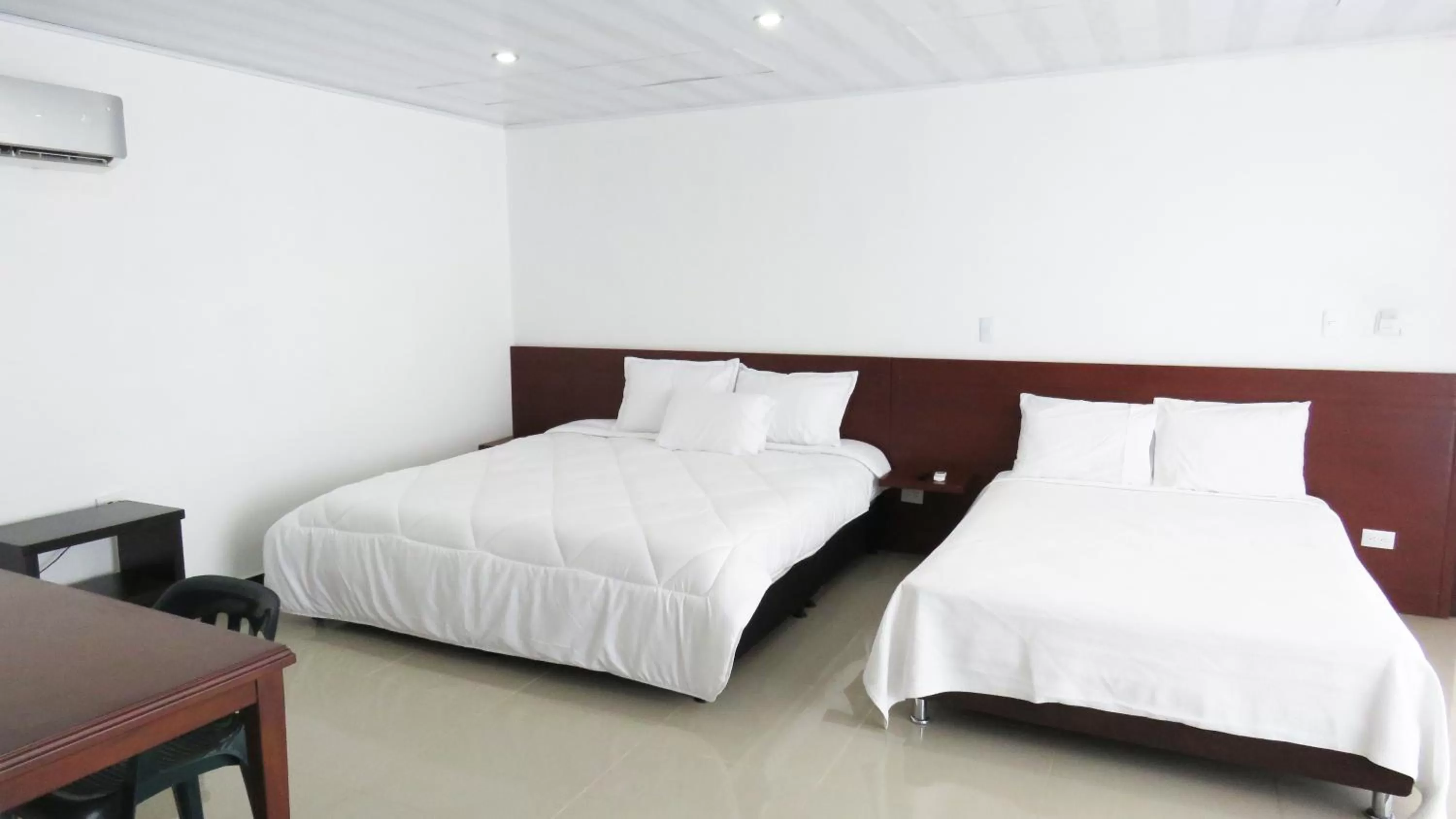 Photo of the whole room, Bed in Mirador de San Jorge