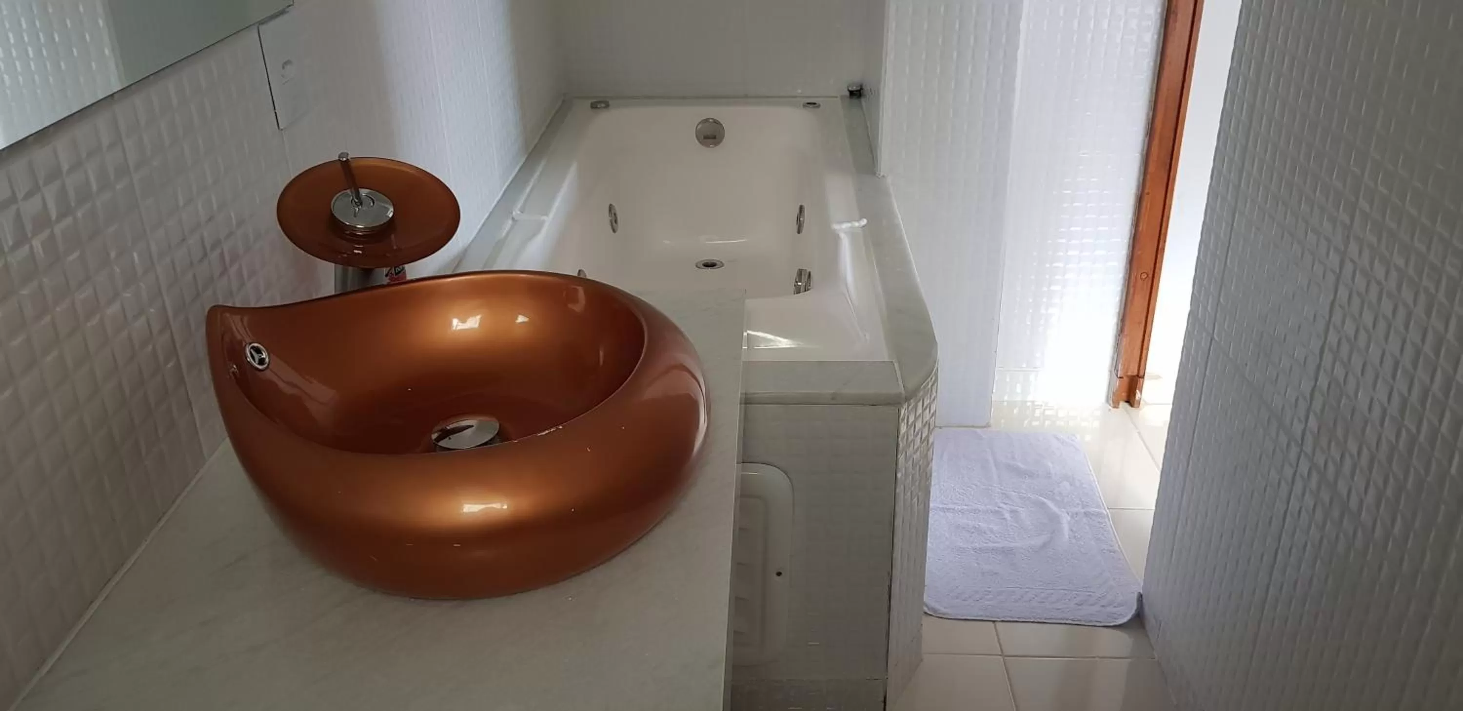 Bathroom in Apartamentos Casa da Pedra