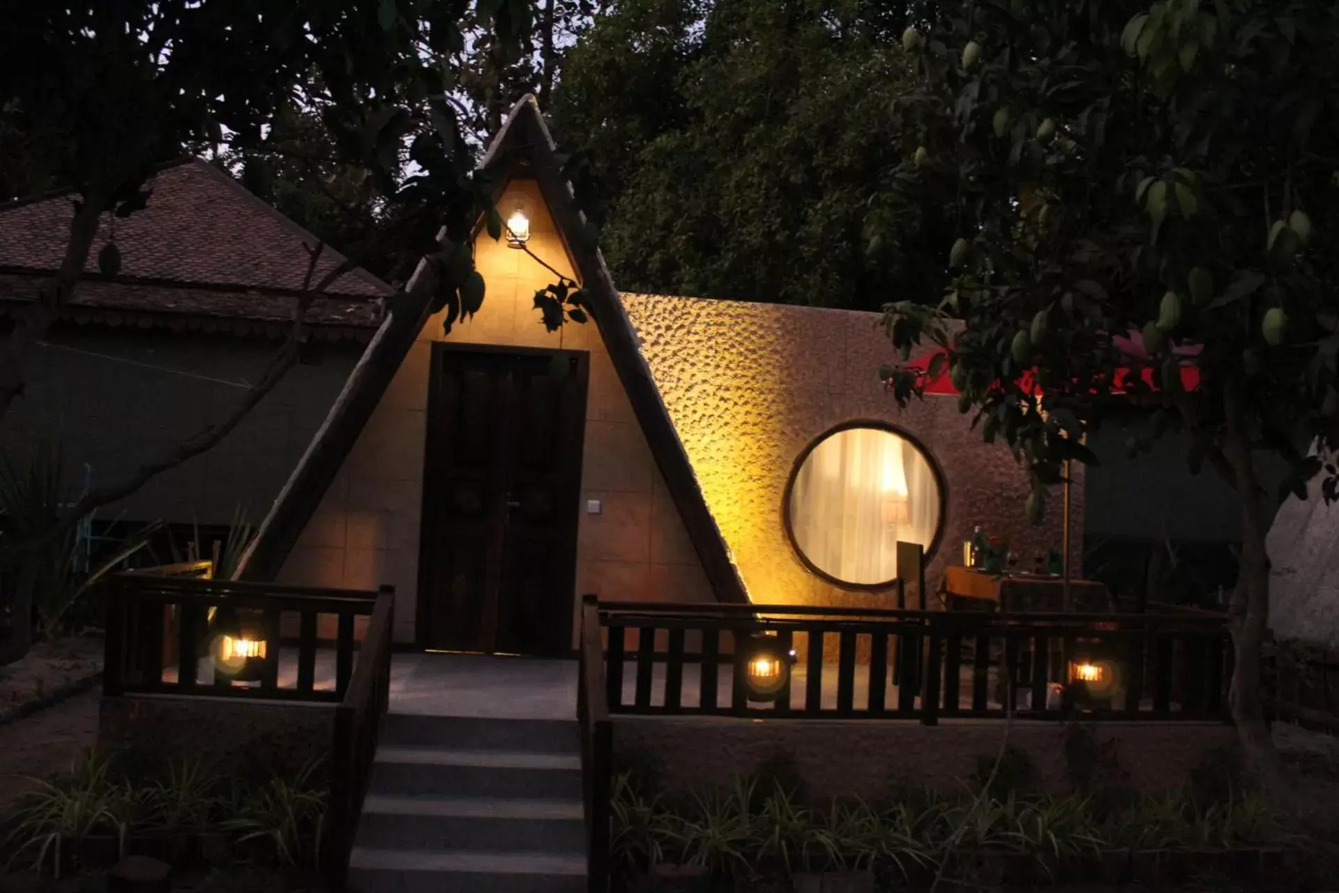 Night, Property Building in Bong Thom Forest Lodge
