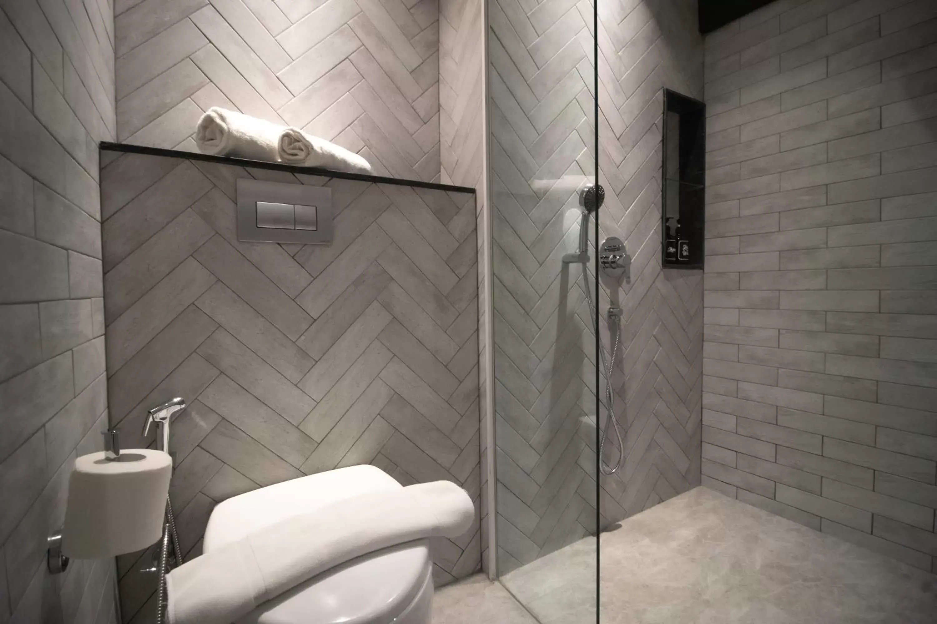 Shower, Bathroom in Harbour Ville Hotel - Hamilton