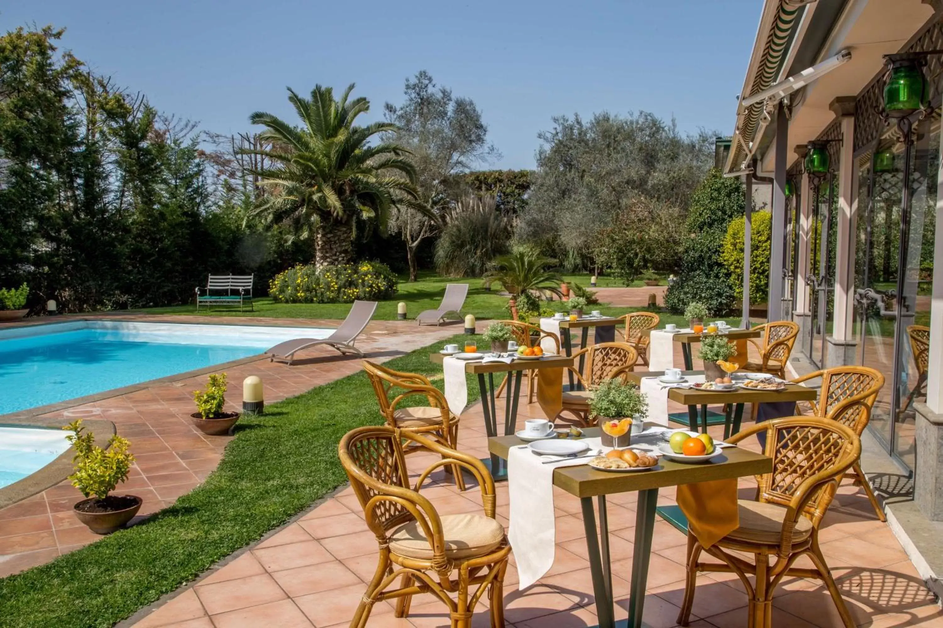 Restaurant/places to eat, Swimming Pool in Best Western Park Hotel Roma Nord