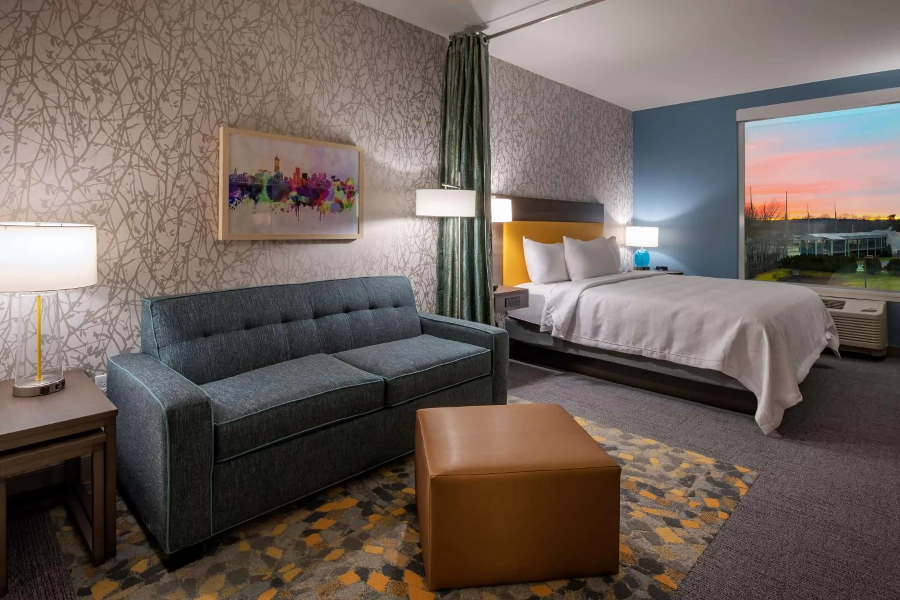 Living room, Bed in Home2 Suites By Hilton Wayne, NJ