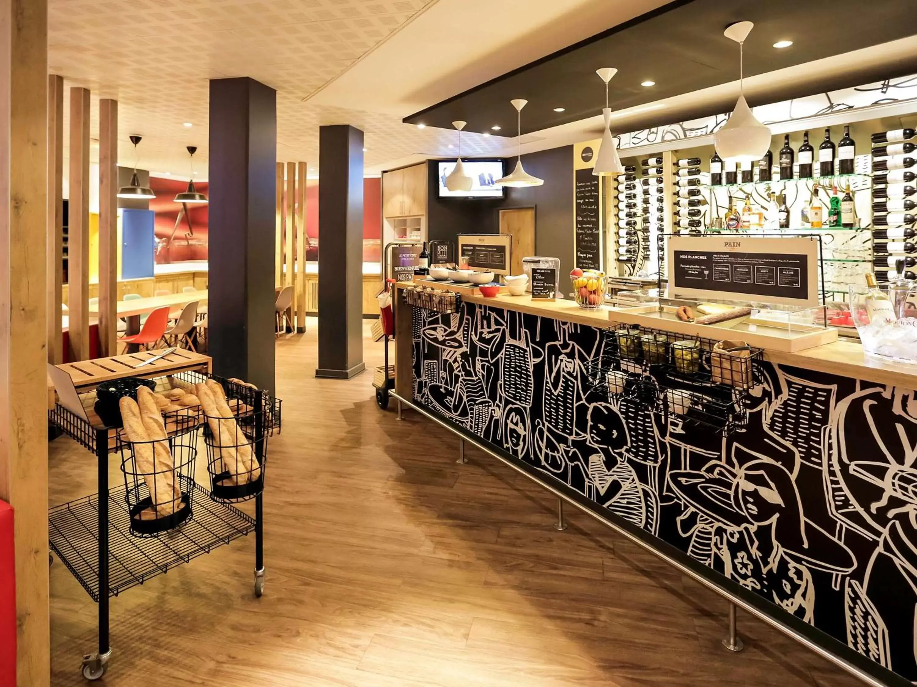 Lounge or bar, Lounge/Bar in ibis Bordeaux Centre Bastide