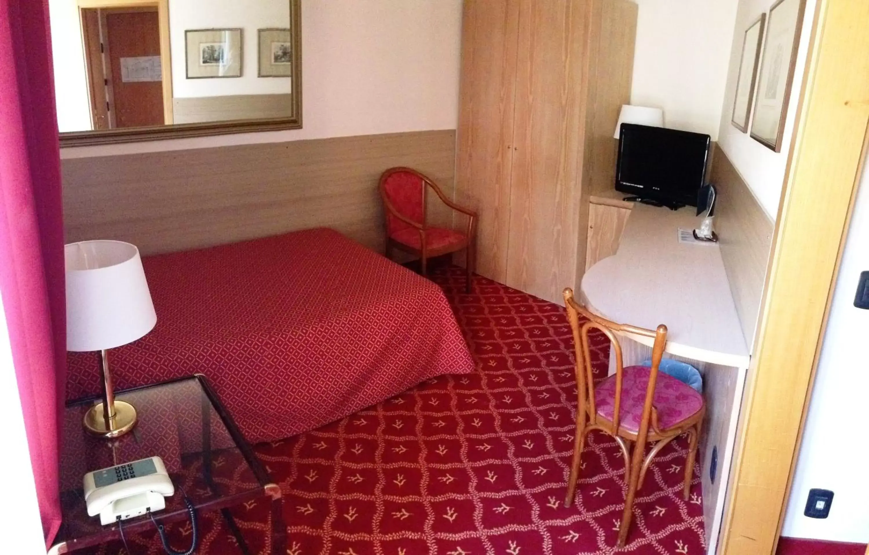 Photo of the whole room, Bed in iH Hotels Milano St. John