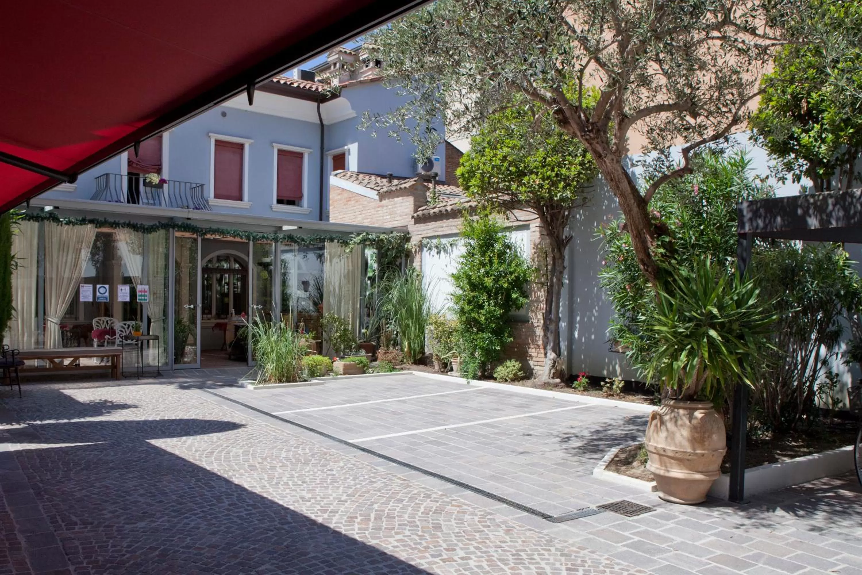 Facade/entrance in Villa Noctis