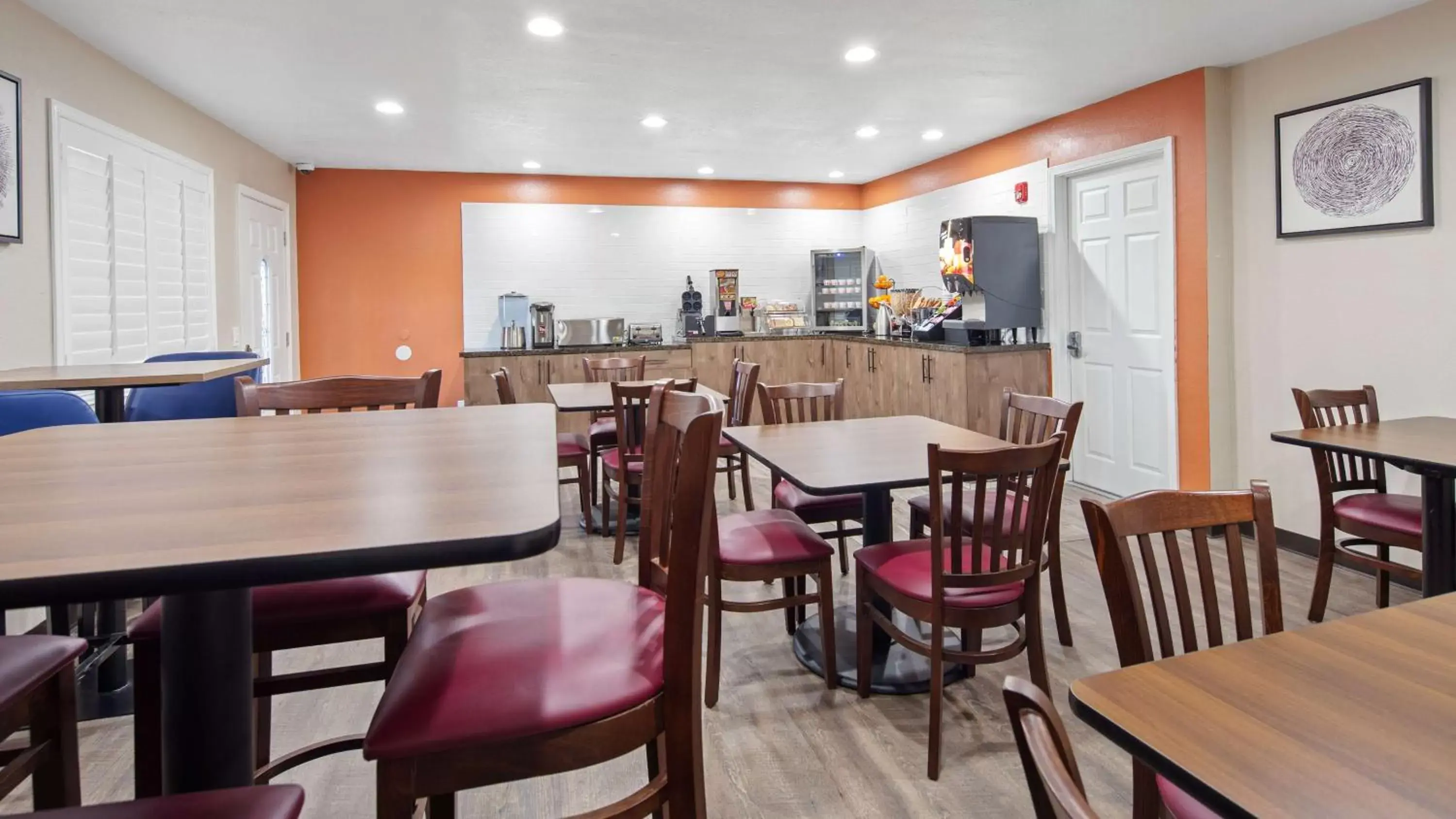 Restaurant/places to eat in SureStay Plus Hotel by Best Western Hesperia Restaurant/places to eat in SureStay Plus Hotel by Best Western Hesperia