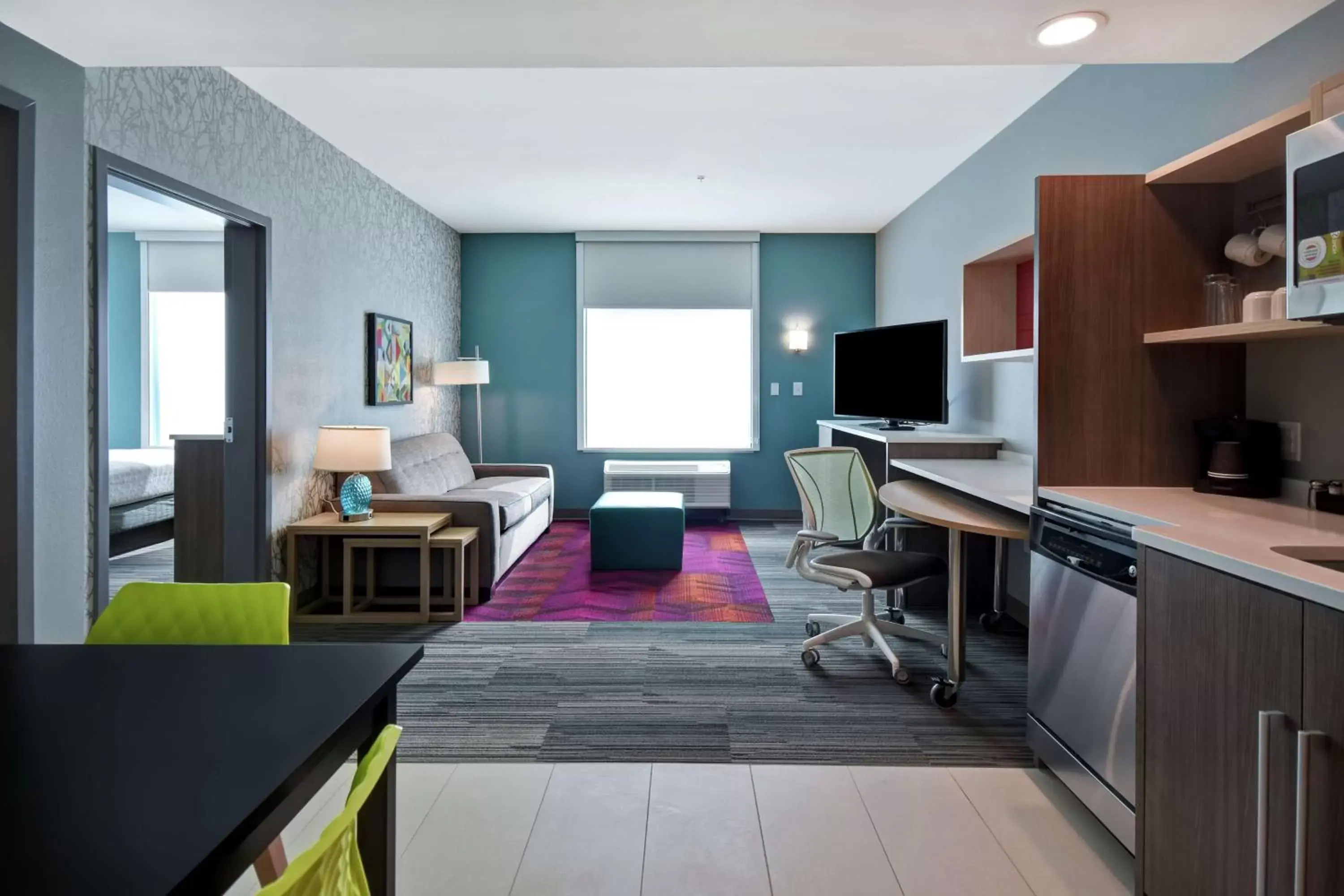 Bedroom in Home2 Suites By Hilton Shreveport