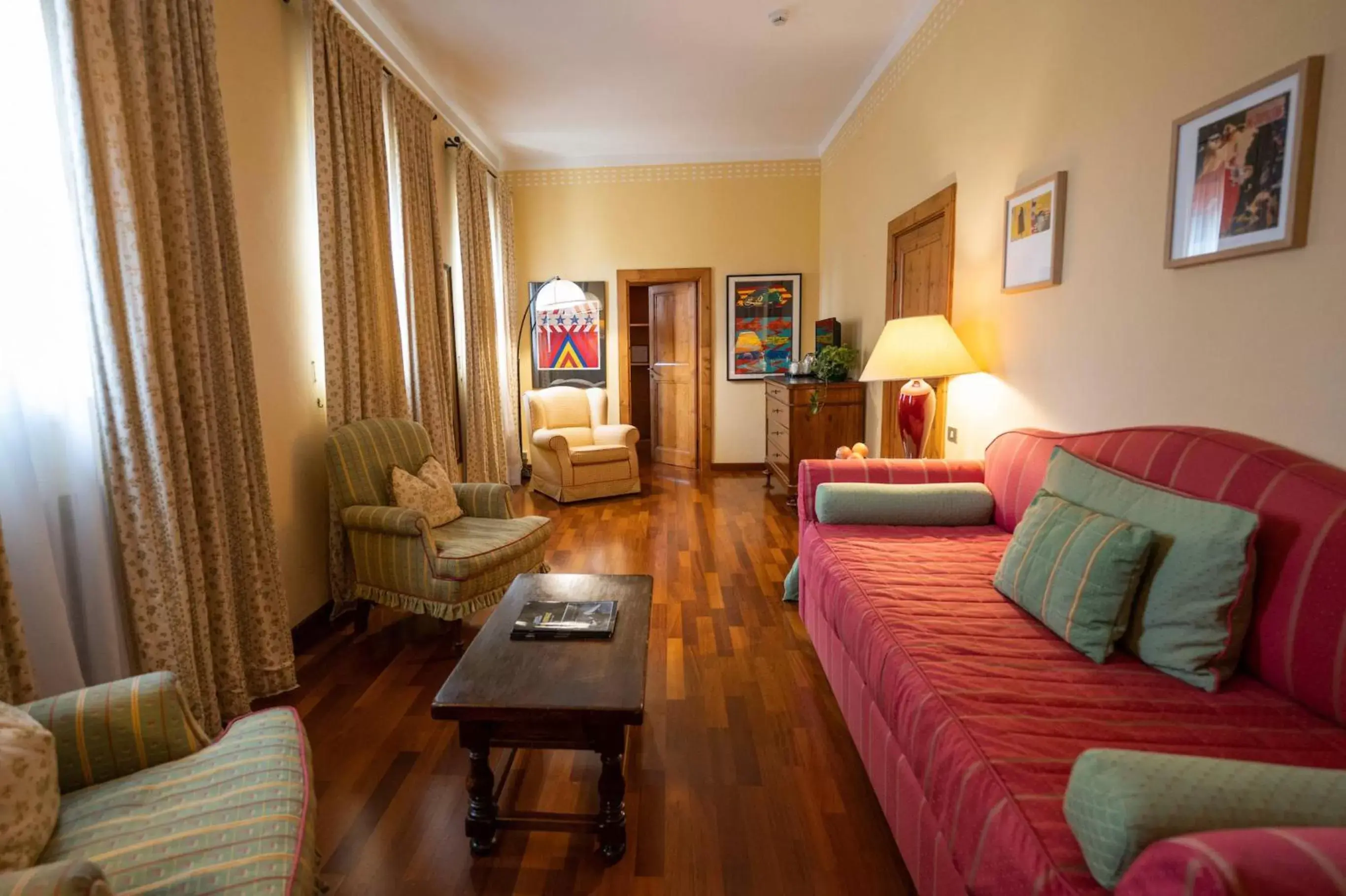 Bedroom, Seating Area in Hotel Certosa Di Maggiano