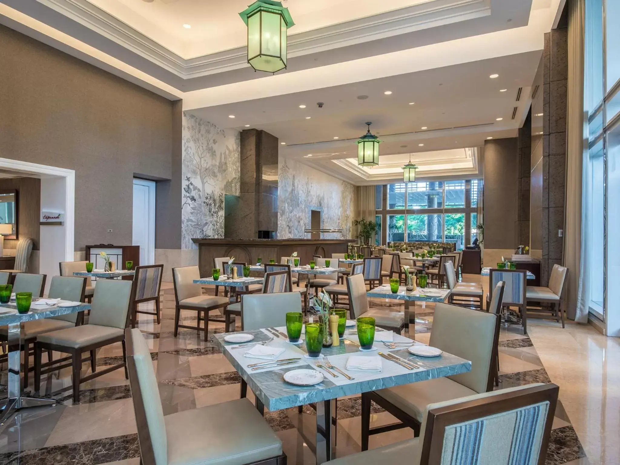 Restaurant/Places to Eat in Discovery Primea