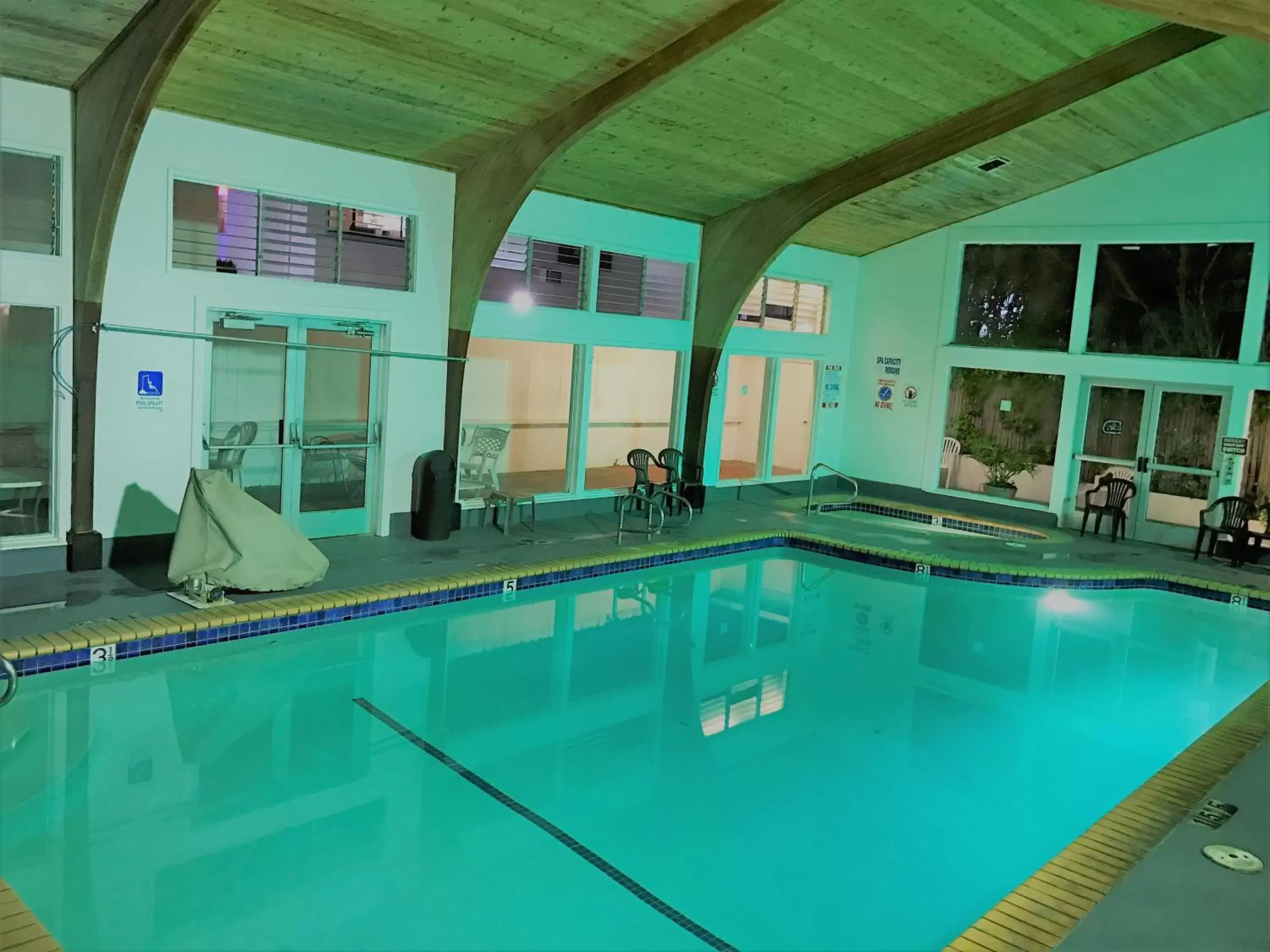 Swimming pool in Stargazer Inn and Suites