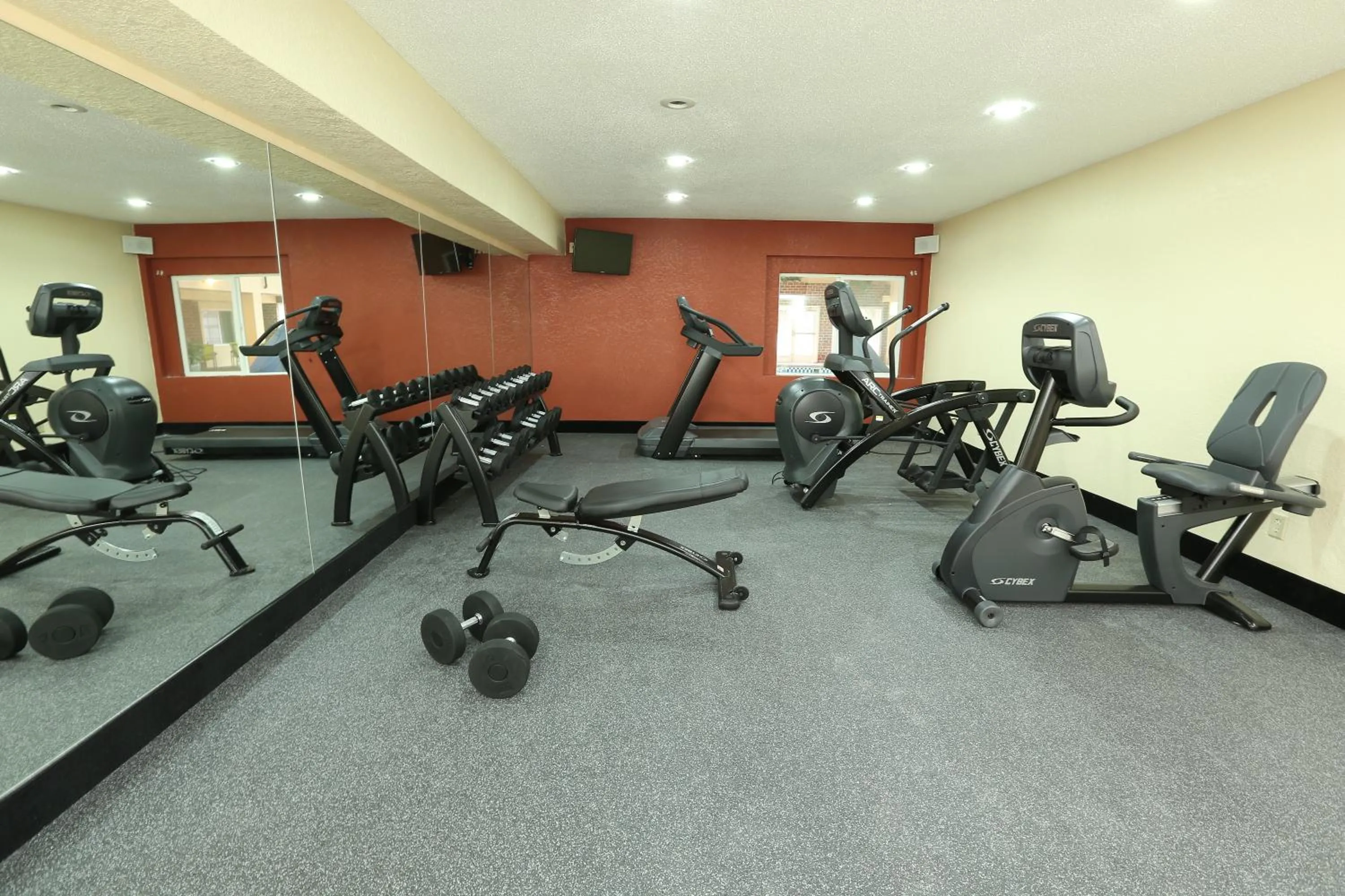 Fitness centre/facilities in Wyndham Garden Grand Rapids Airport