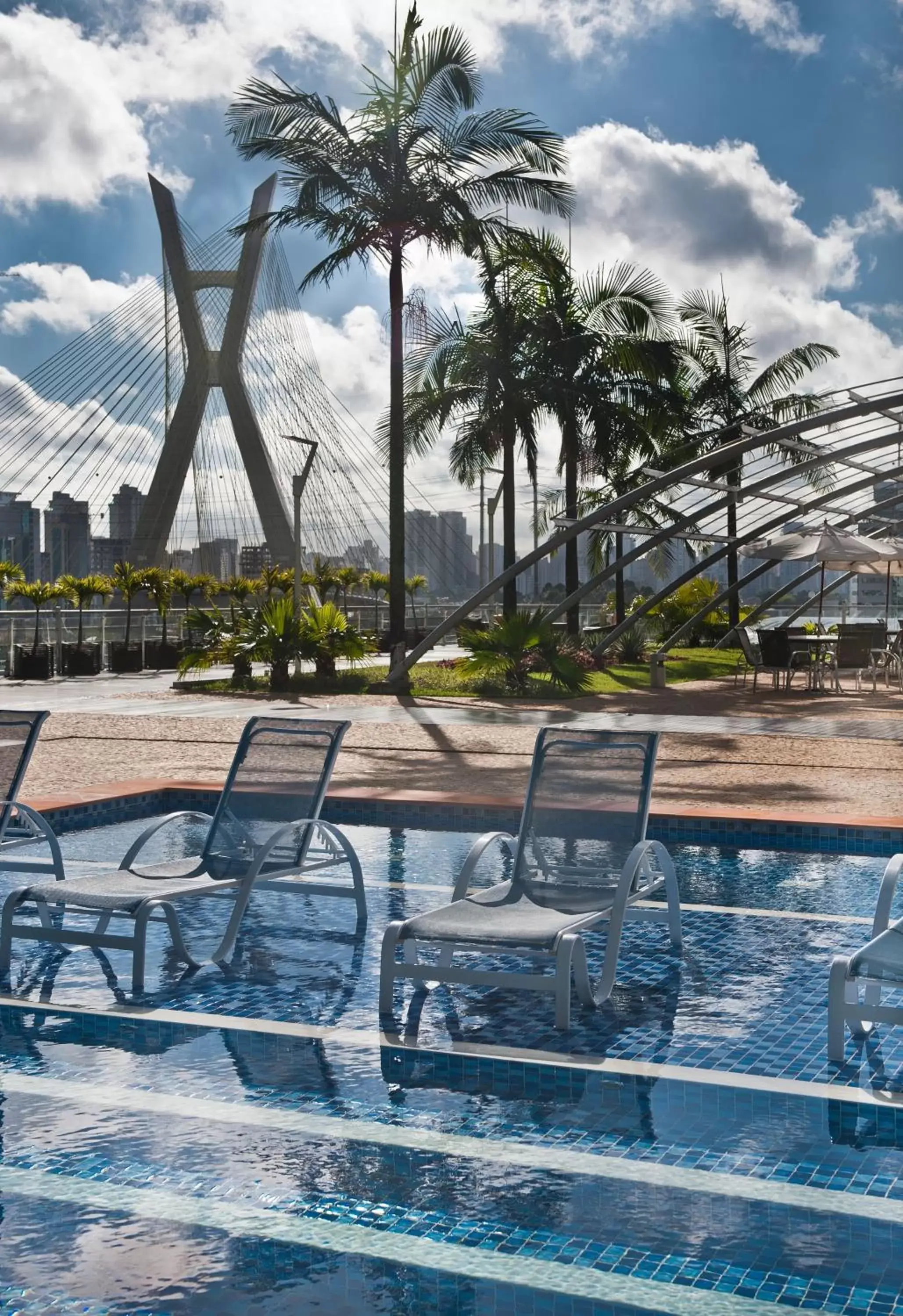 Swimming Pool in Novotel Sao Paulo Morumbi