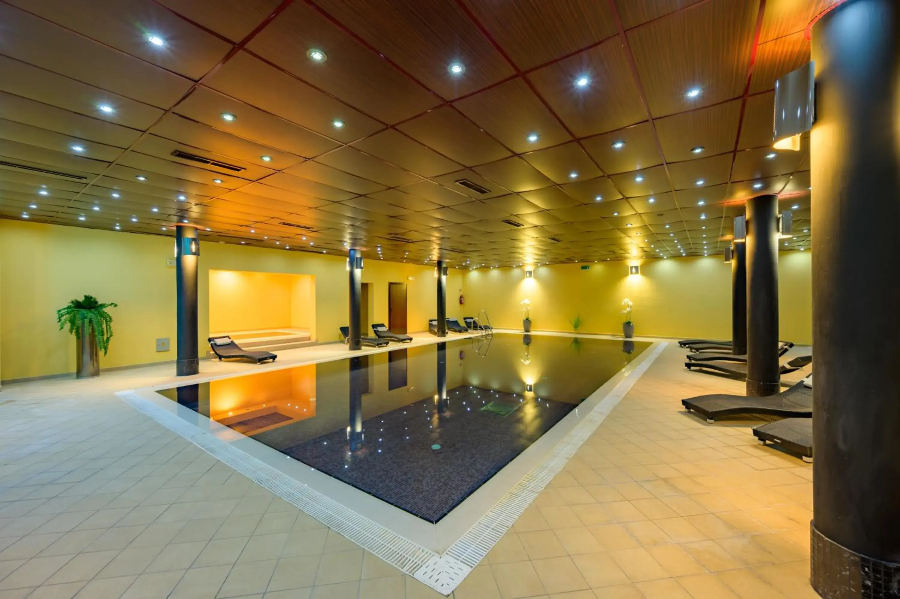 Spa and wellness centre/facilities, Swimming Pool in Hotel Nautica