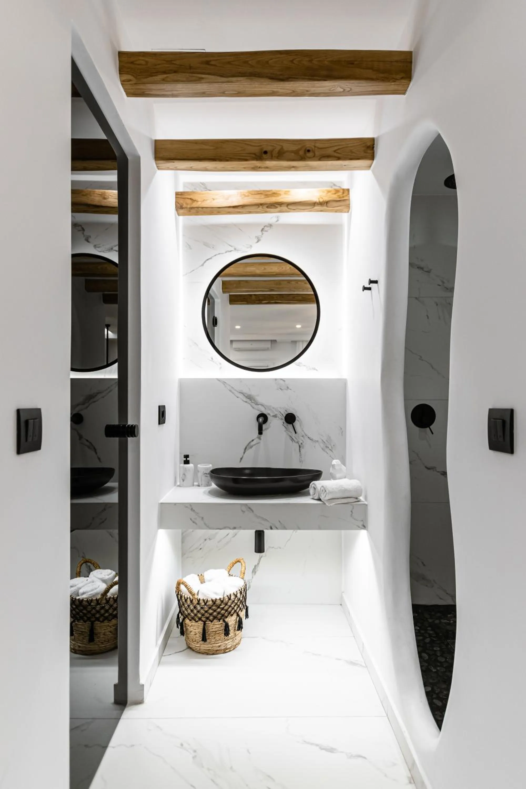 Bathroom, Bed in Hotel Palatia