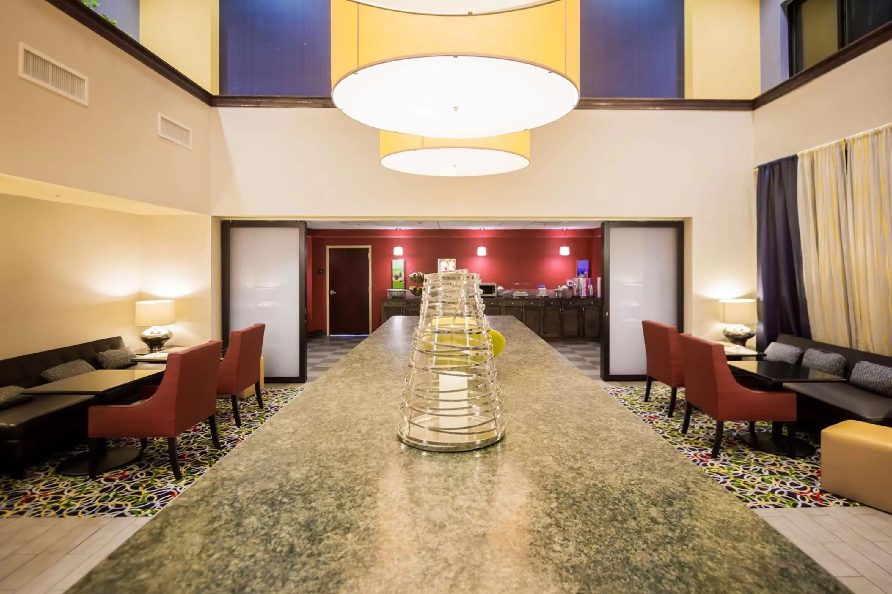 Dining area in Hampton Inn & Suites Natchez