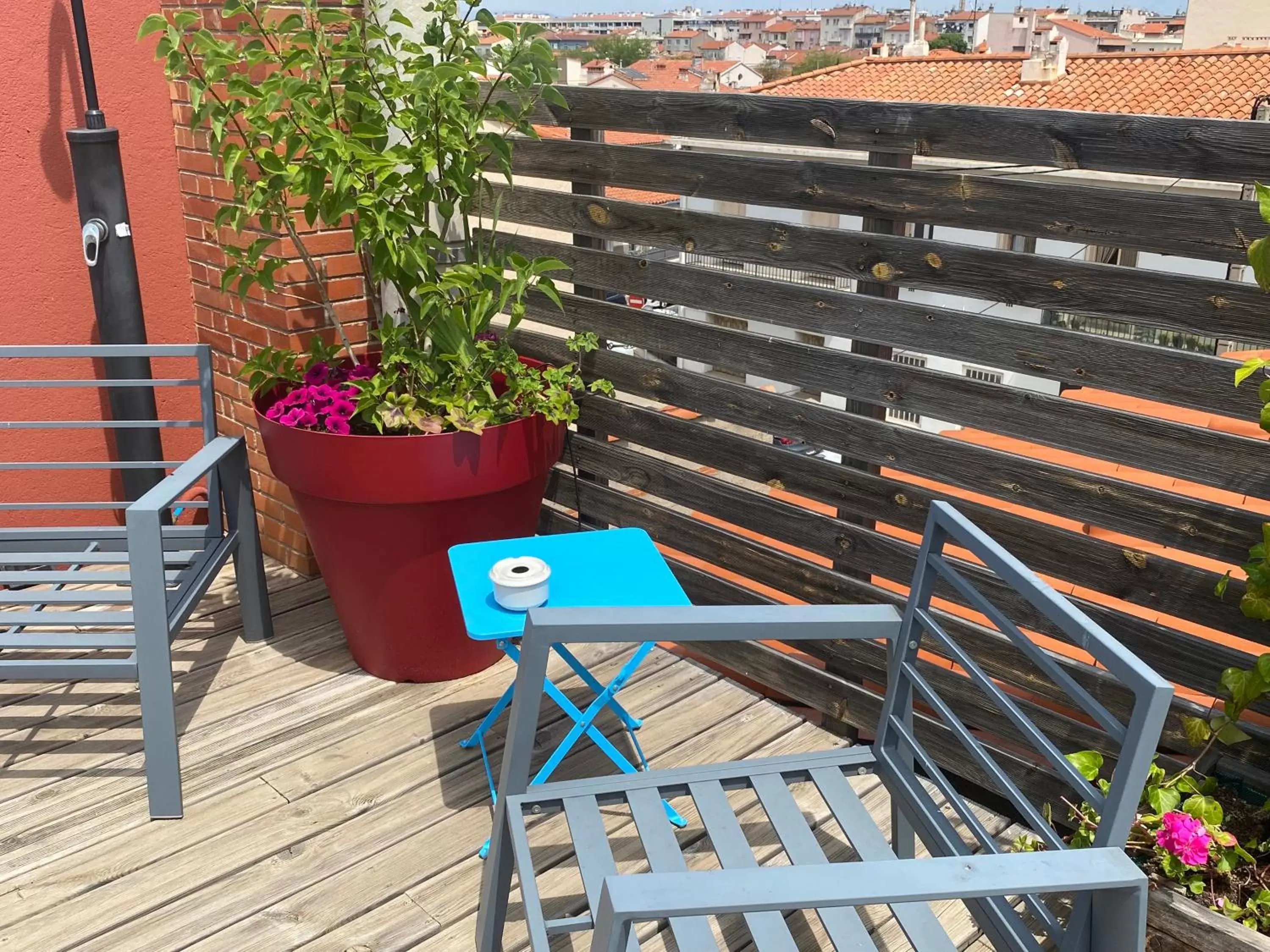 Balcony/Terrace in Le Patio Père Pigne Guestroom