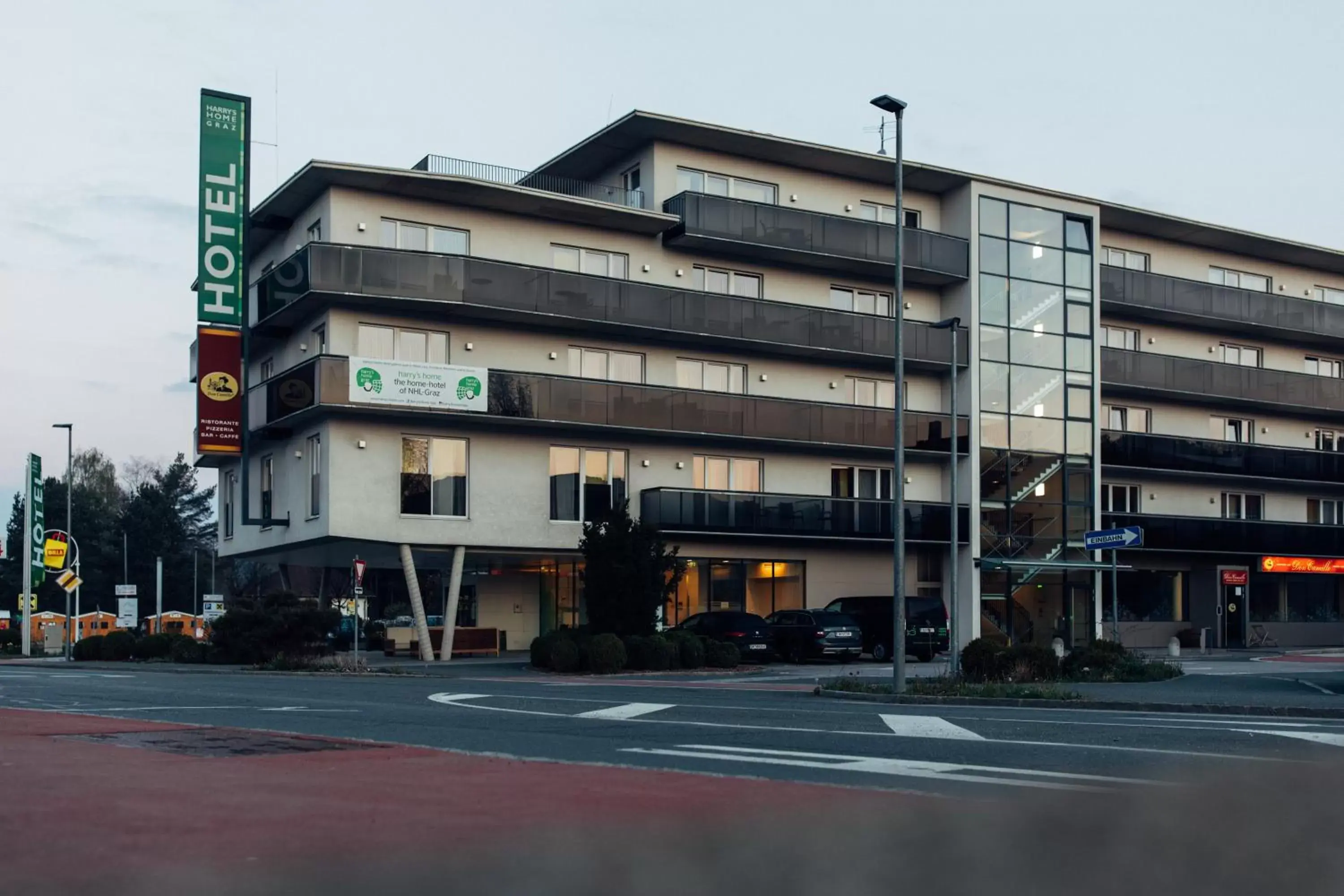 Property Building in harry's home hotel & apartments