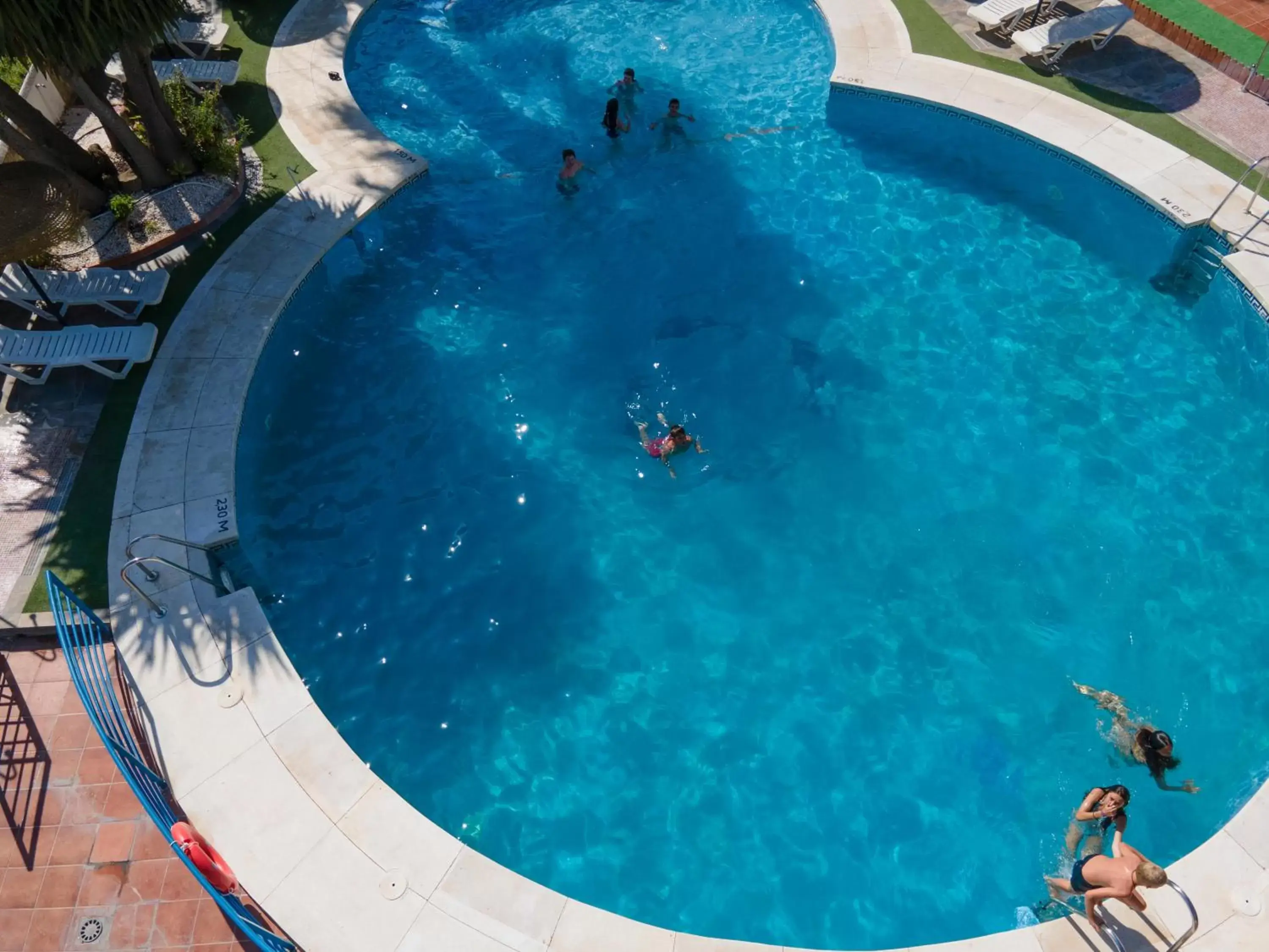 People, Swimming Pool in Hotel y Bungalows Balcón de Competa