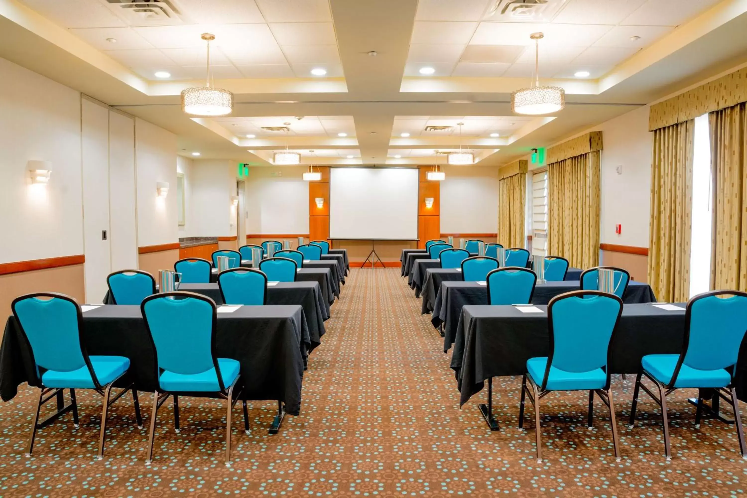 Meeting/conference room in Hampton Inn & Suites Riverside/Corona East