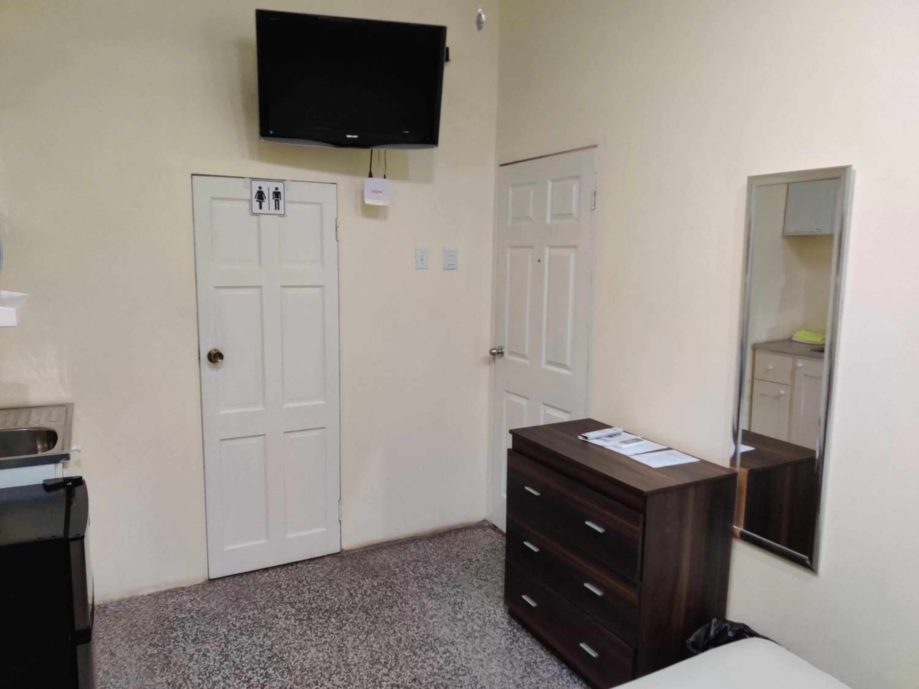 TV and multimedia in Woodbrook on the Avenue