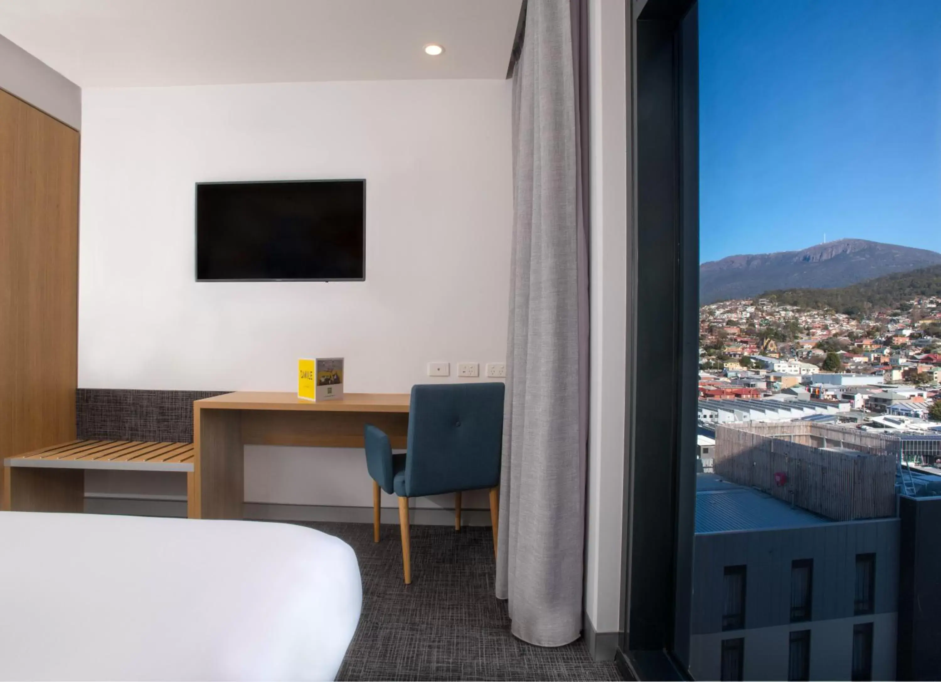 TV and multimedia, TV/Entertainment Center in Ibis Styles Hobart