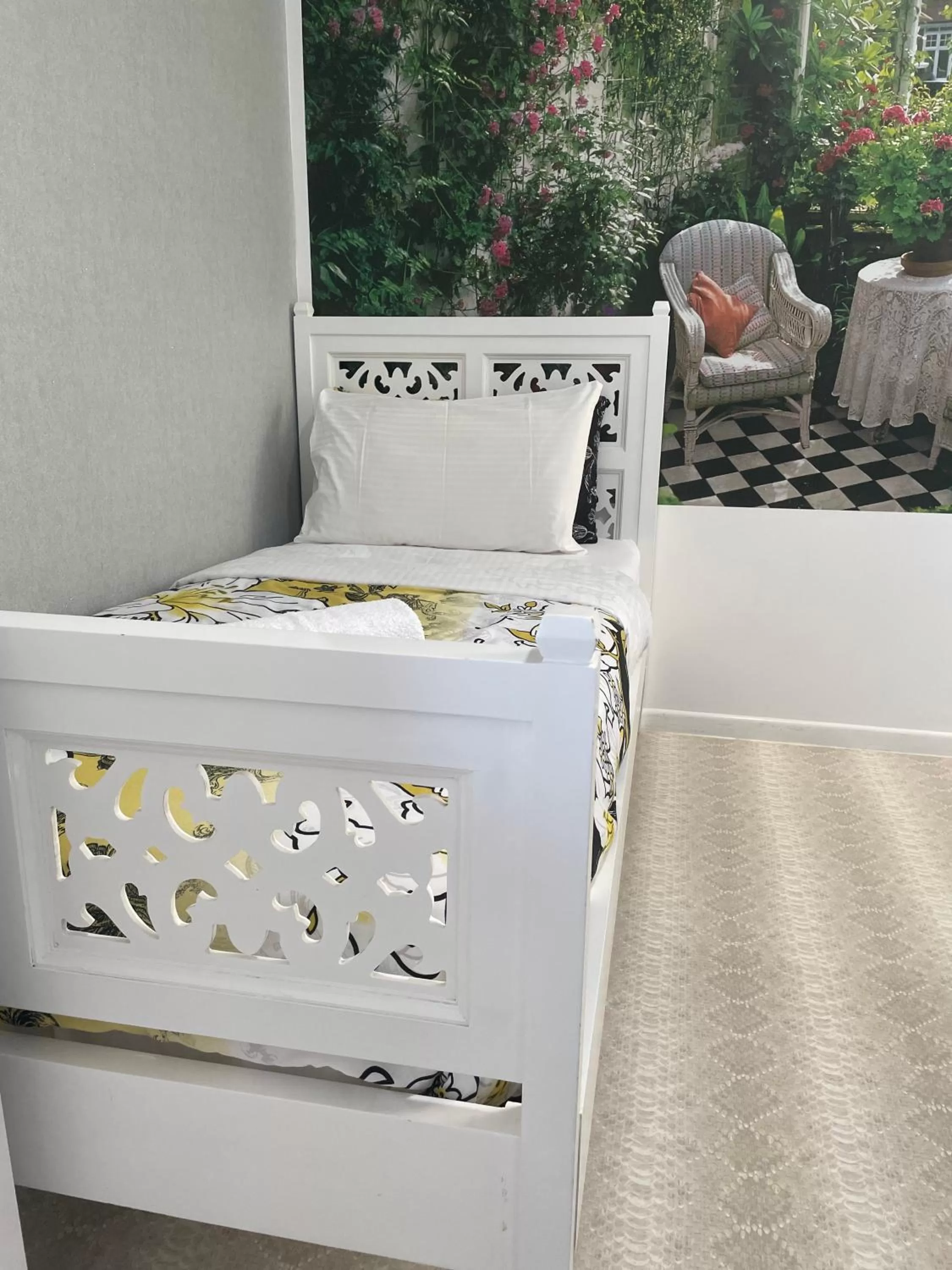 Bed in Coral Inn Boutique Motel