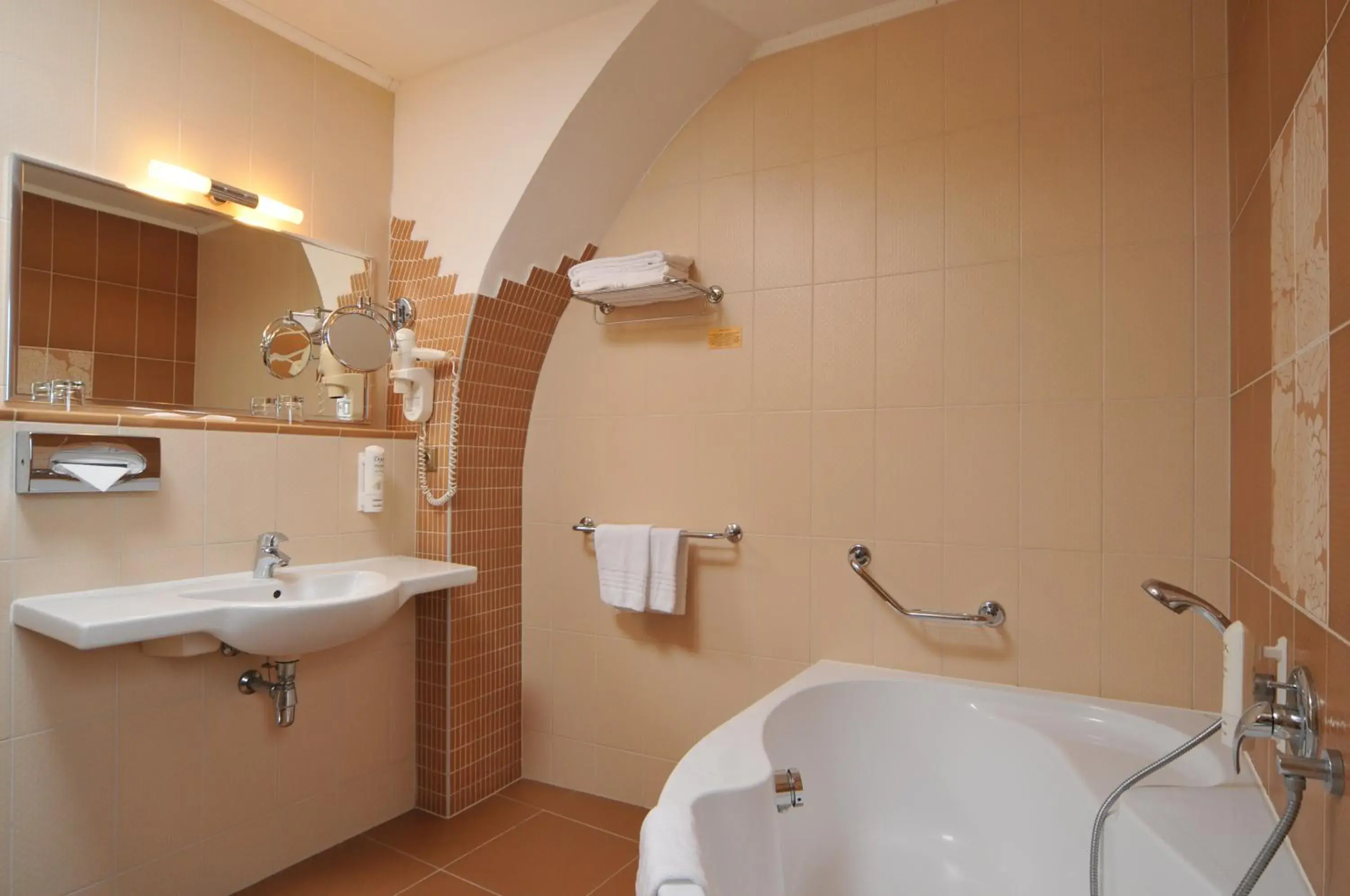 Bath, Bathroom in Hotel Metamorphis