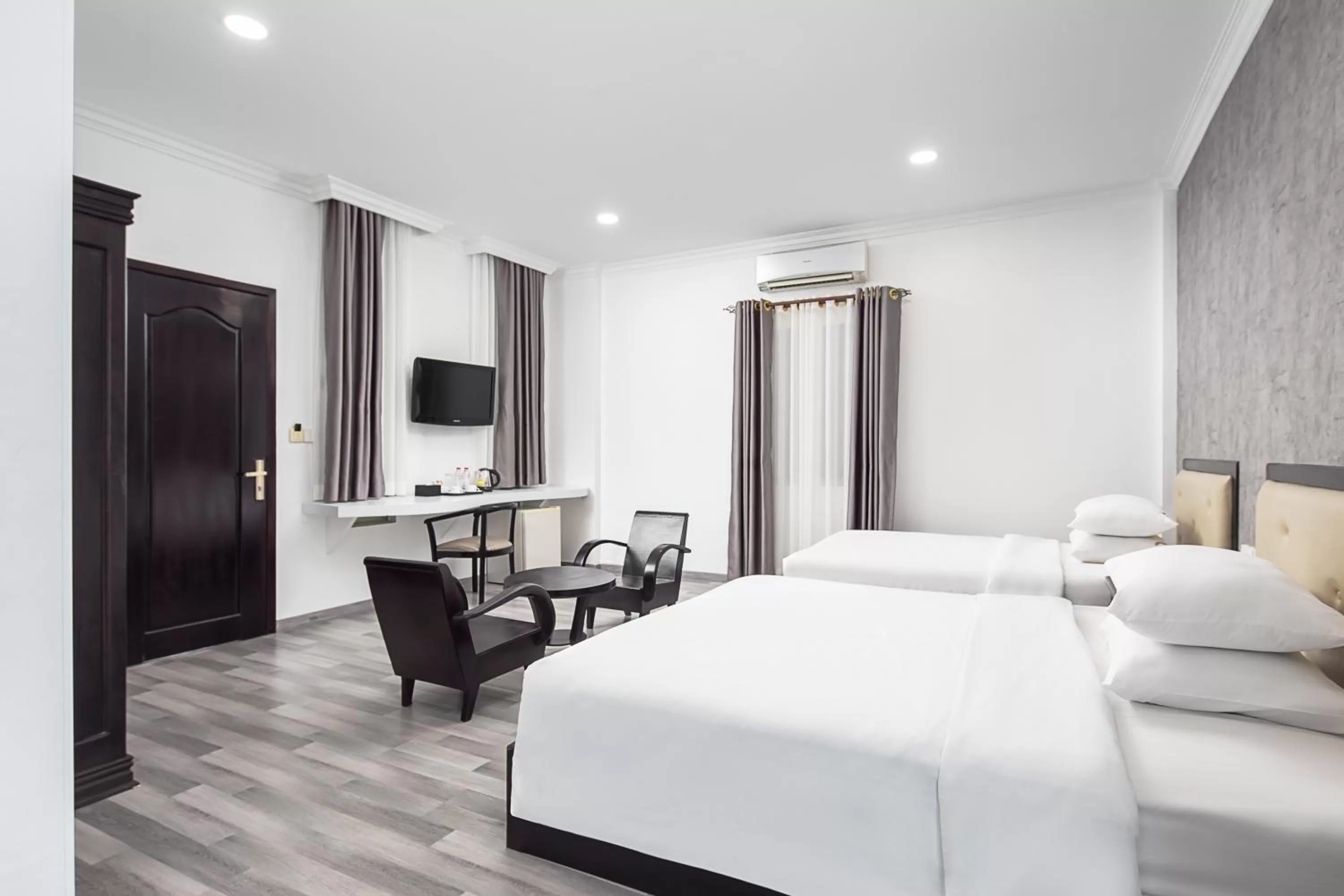 Bedroom, Bed in King Grand Boutique Hotel