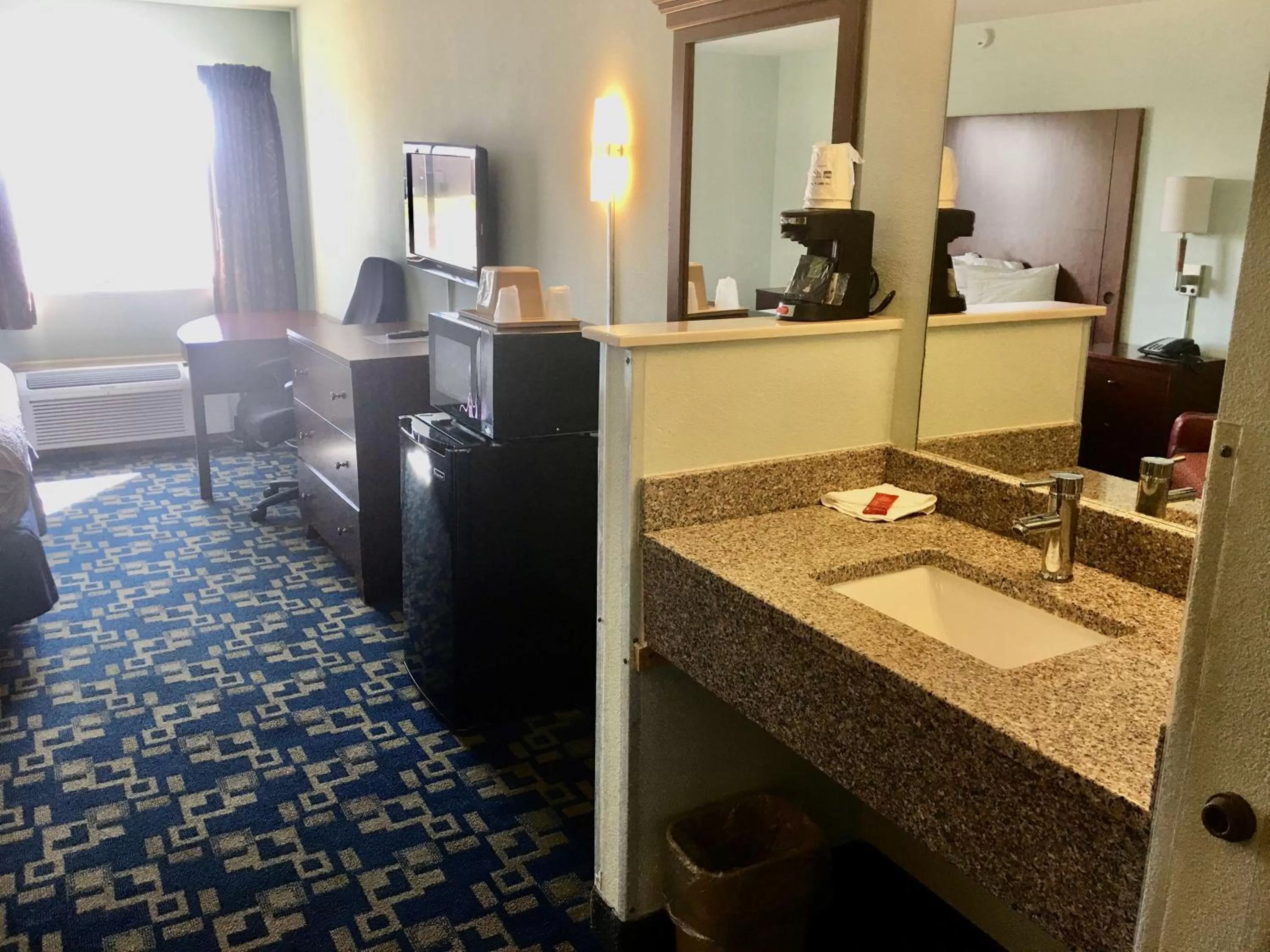 Photo of the whole room in SureStay Hotel by Best Western Weimar