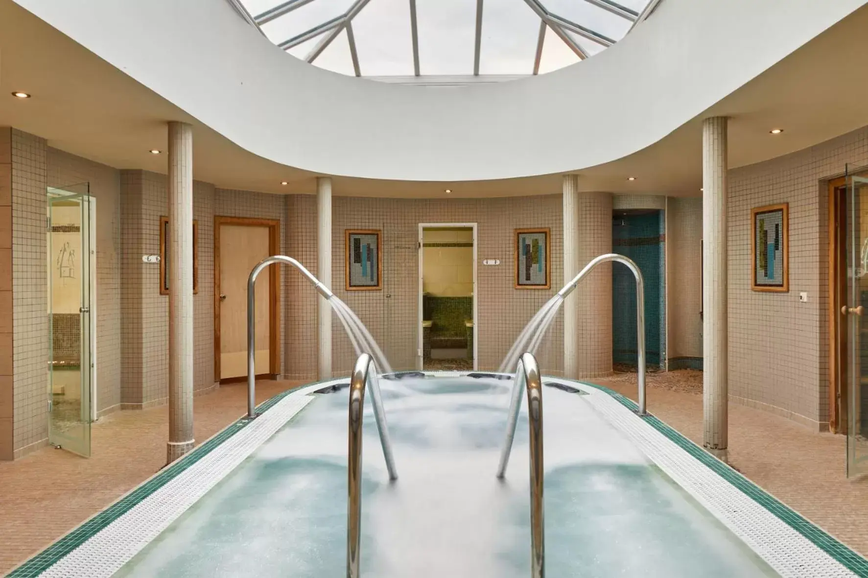 Spa and wellness centre/facilities, Swimming Pool in Ufford Park Hotel, Golf & Spa