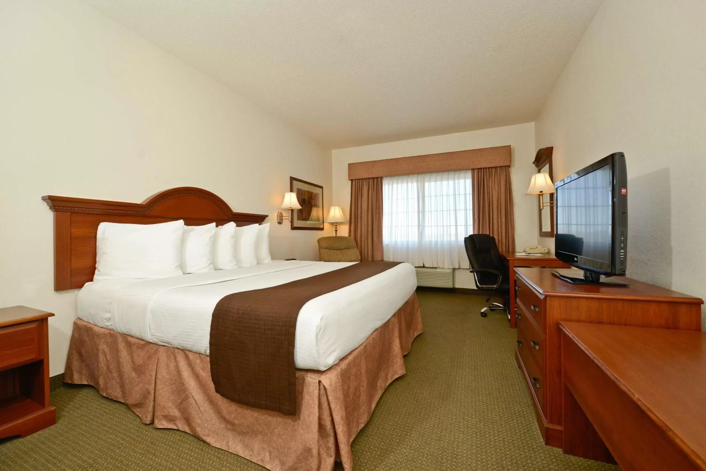 Photo of the whole room, Bed in SureStay Hotel by Best Western Blackwell