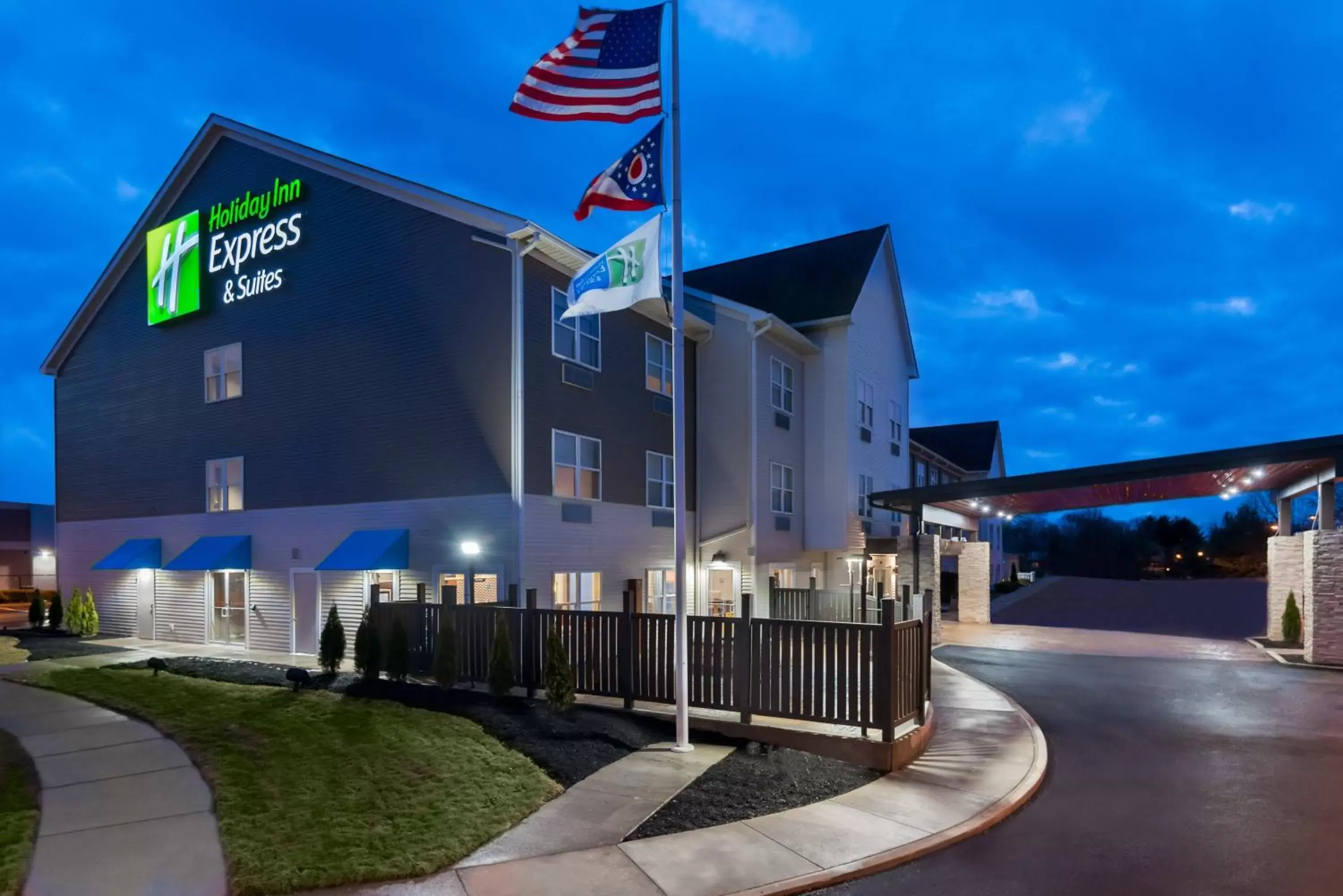 Property building in Holiday Inn Express & Suites - Columbus Airport East, an IHG Hotel