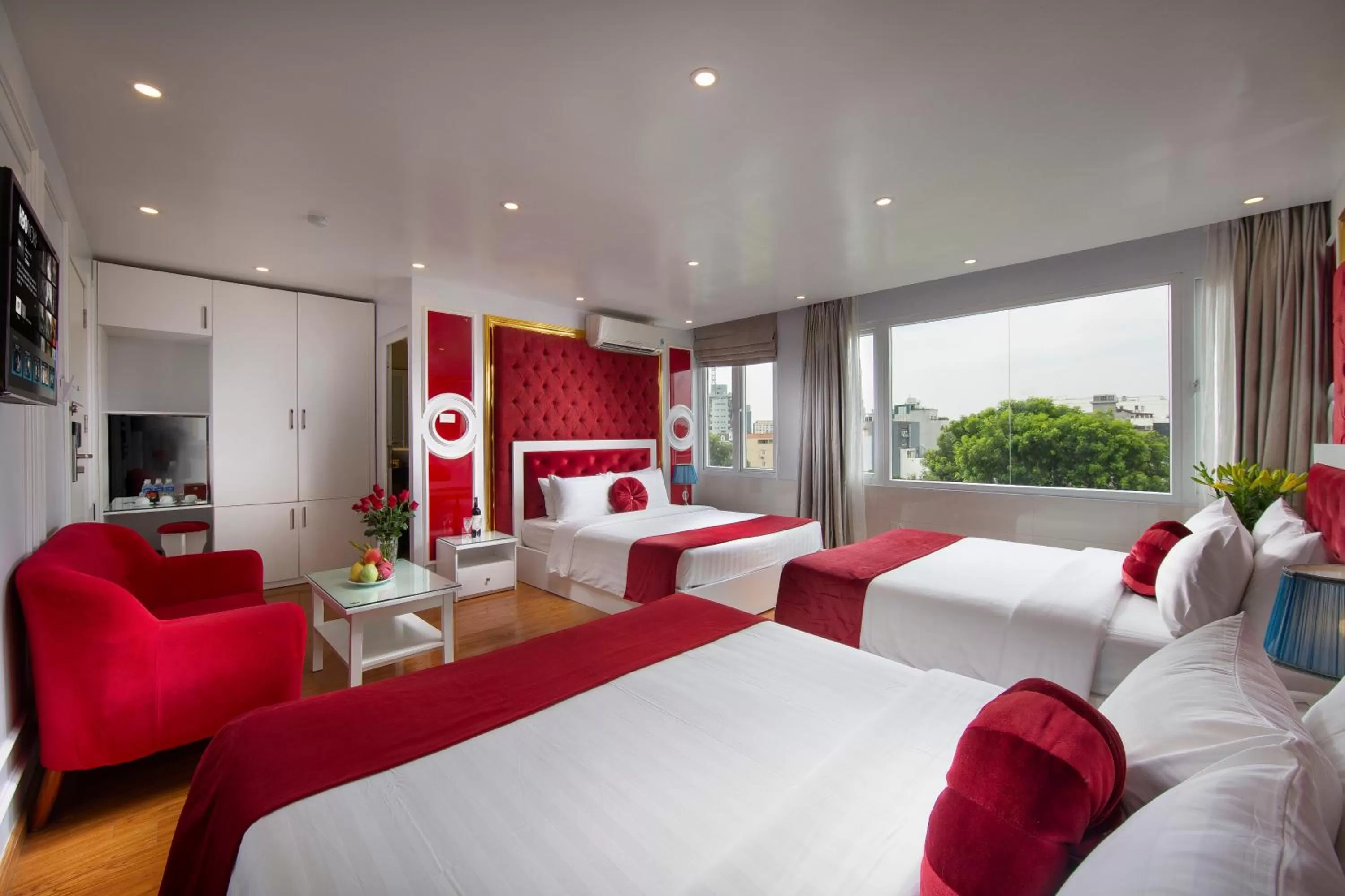 Photo of the whole room, Bed in Hanoi Royal Palace Hotel 2