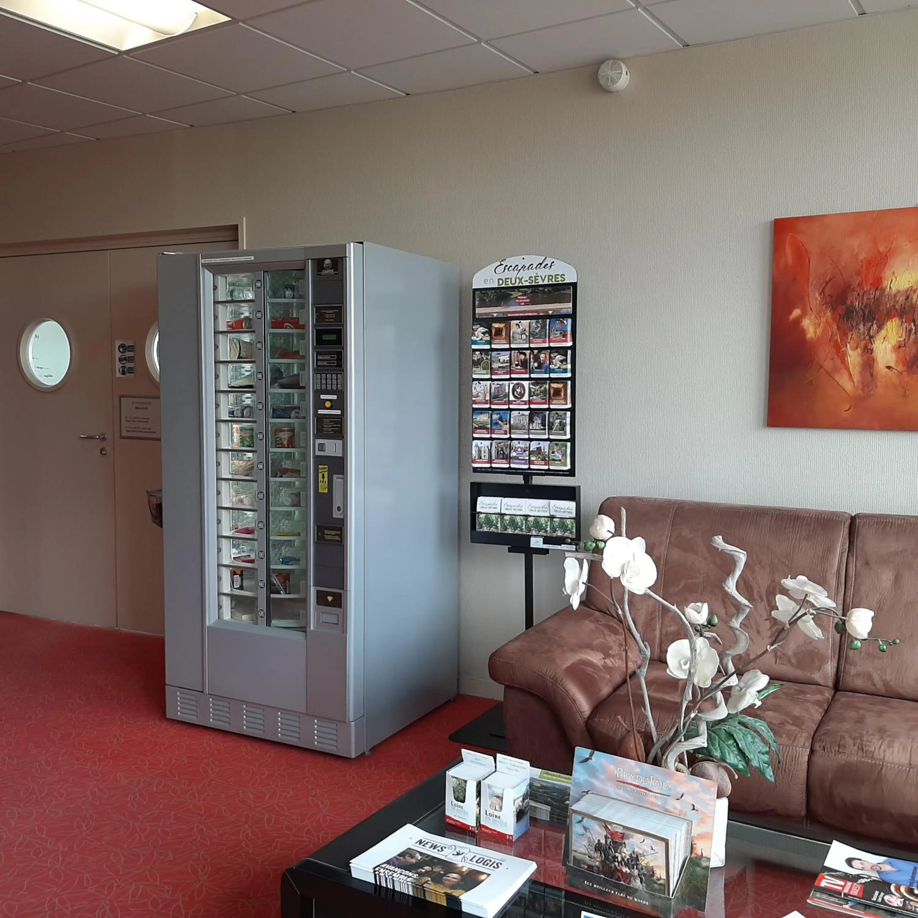 Lobby or reception in Cit'Hotel Talencia