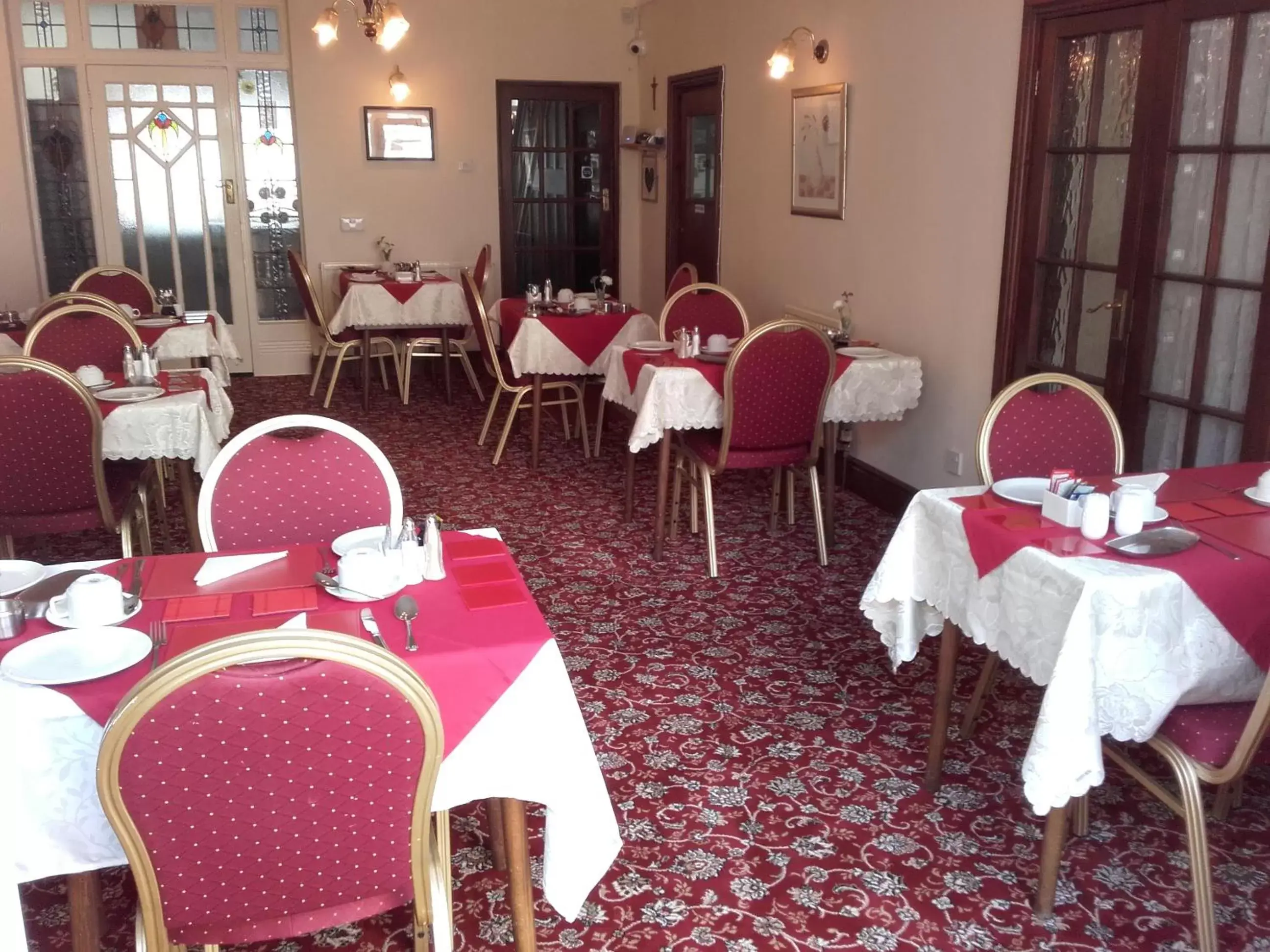 Restaurant/Places to Eat in Clumber House Hotel