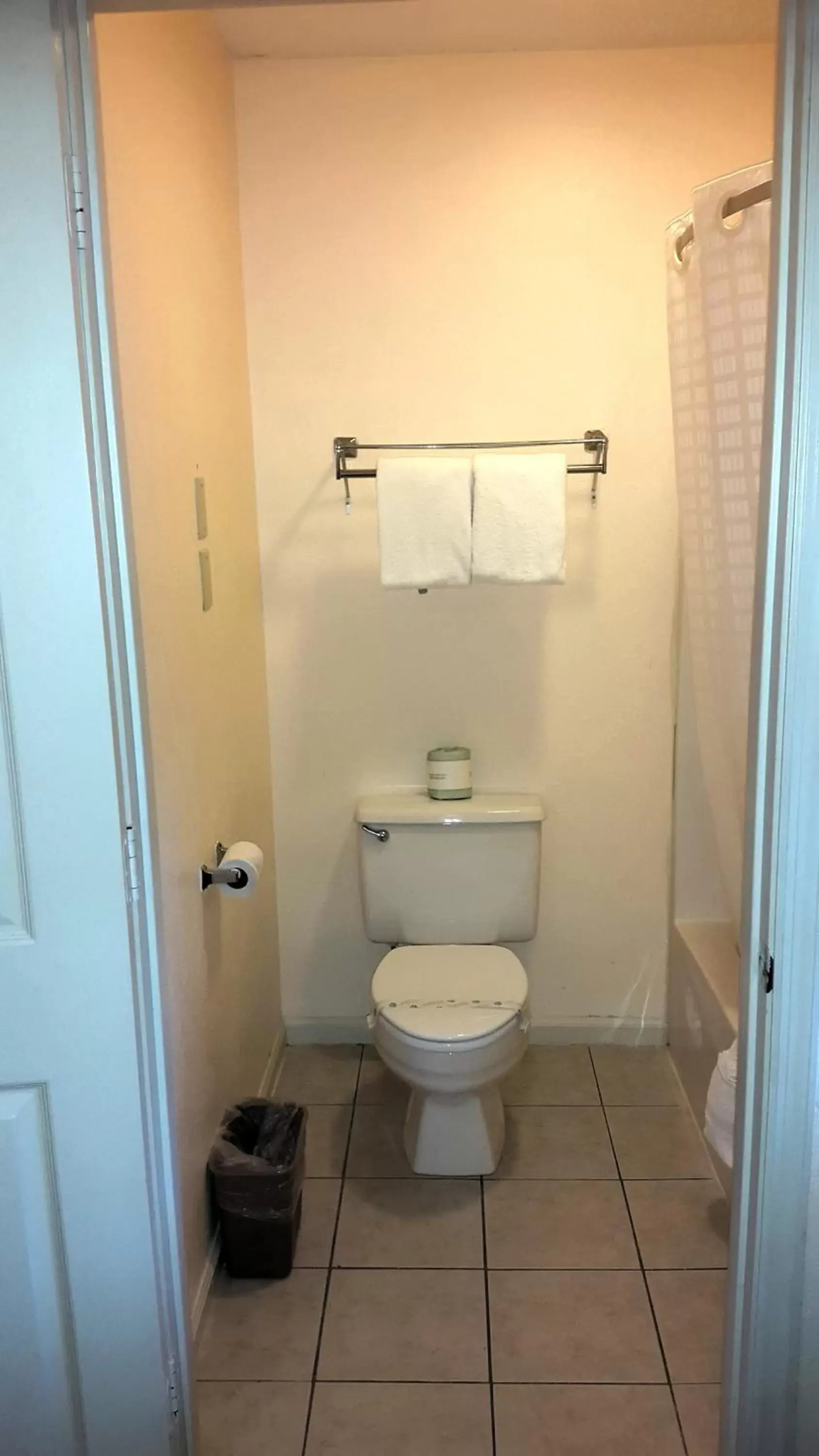 Toilet, Bathroom in Mountain Valley Inn