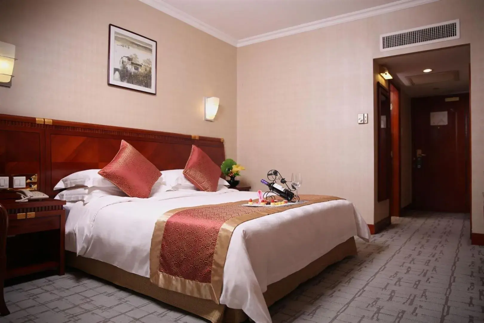 Bed in Best Western Premier Shenzhen Felicity Hotel