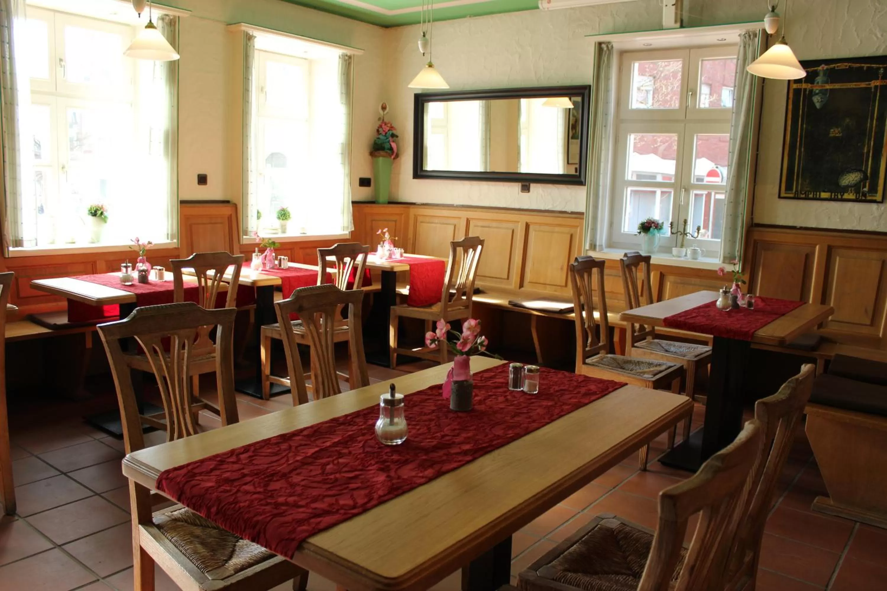 Restaurant/places to eat in An der Persiluhr Stadt-gut-Hotel