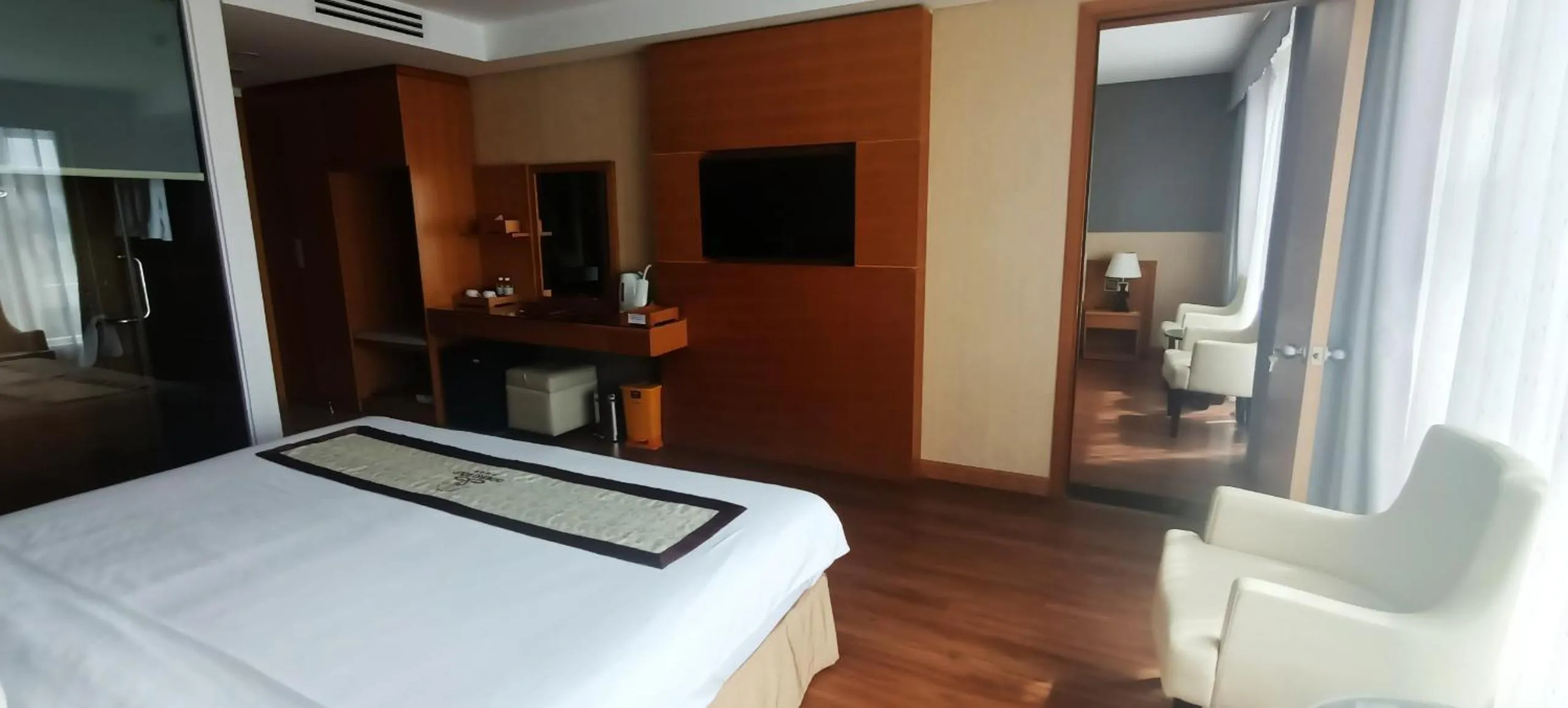 TV and multimedia, Bed in Dendro Gold Hotel