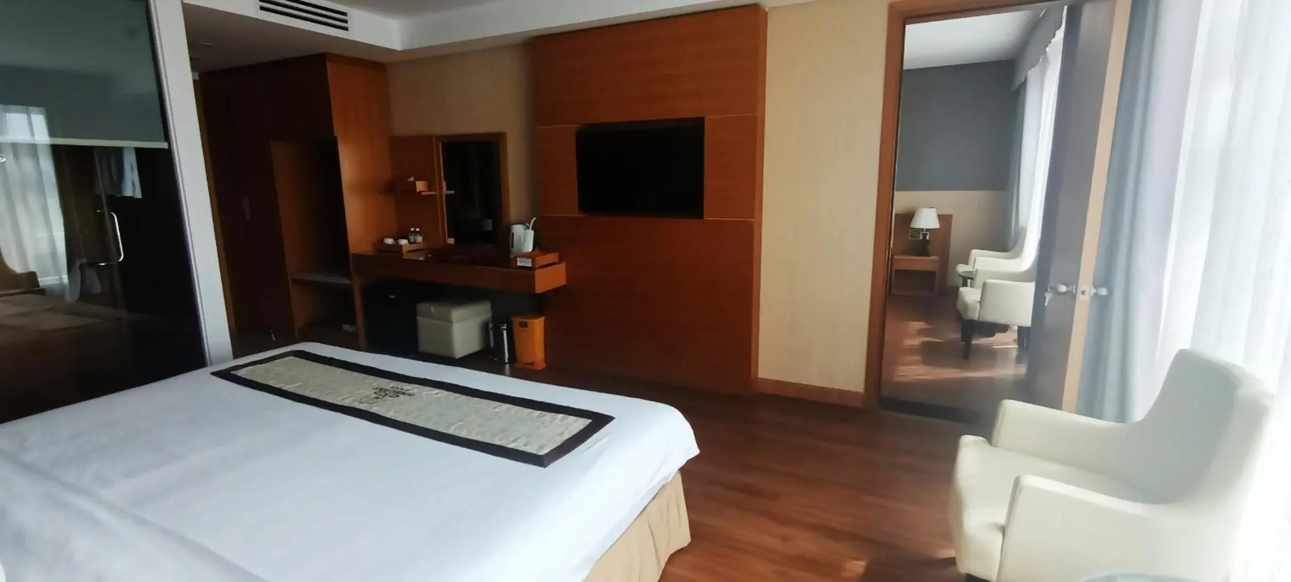 TV and multimedia, Bed in Dendro Gold Hotel
