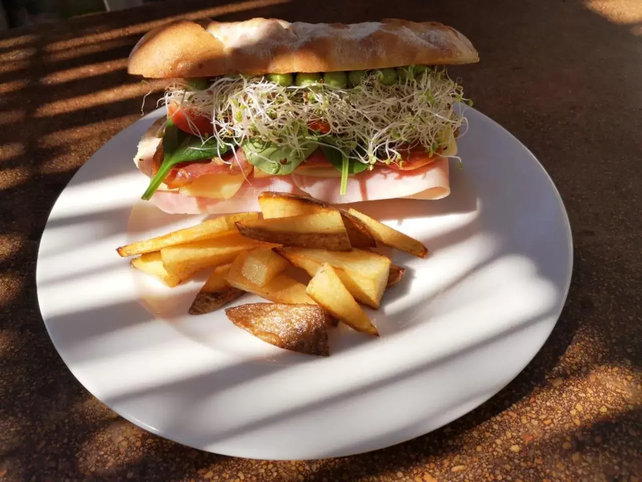 Restaurant/places to eat in Alegranza Luxury Resort - All Master Suite Restaurant/places to eat in Alegranza Luxury Resort - All Master Suite