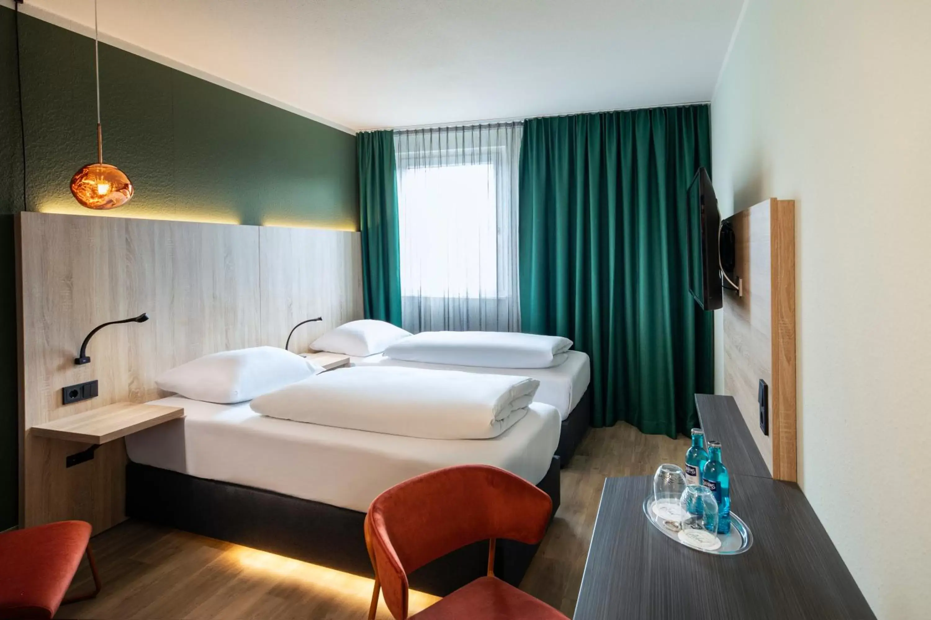 Photo of the whole room, Bed in ACHAT Hotel Monheim am Rhein